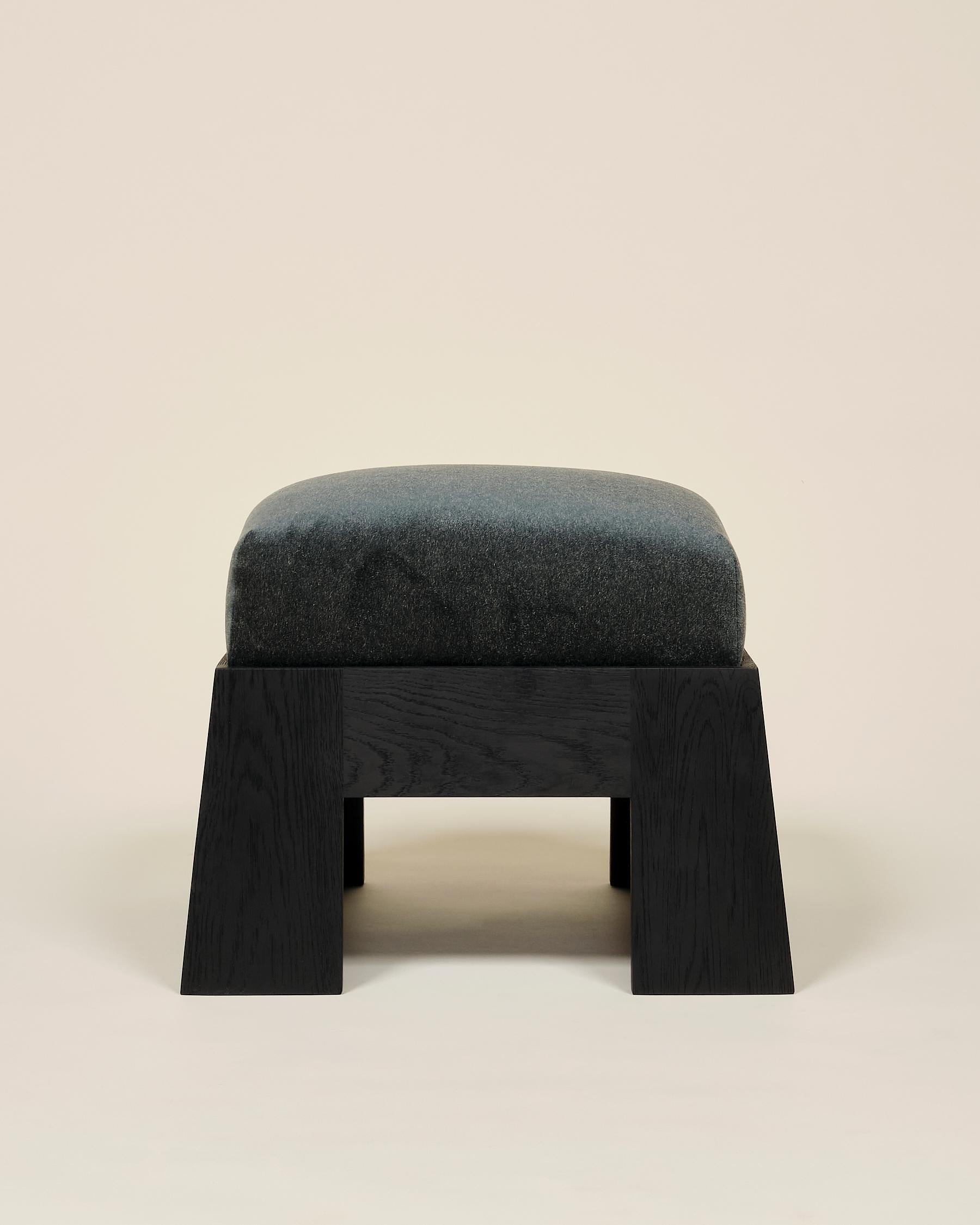 Américain Pouf Lith par Lynnea Jean en vente