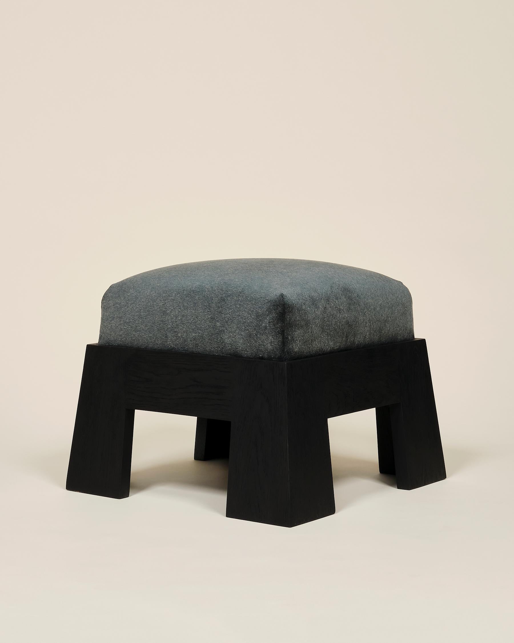 Moderne Pouf Lith, de Lynnea Jean. En stock en vente