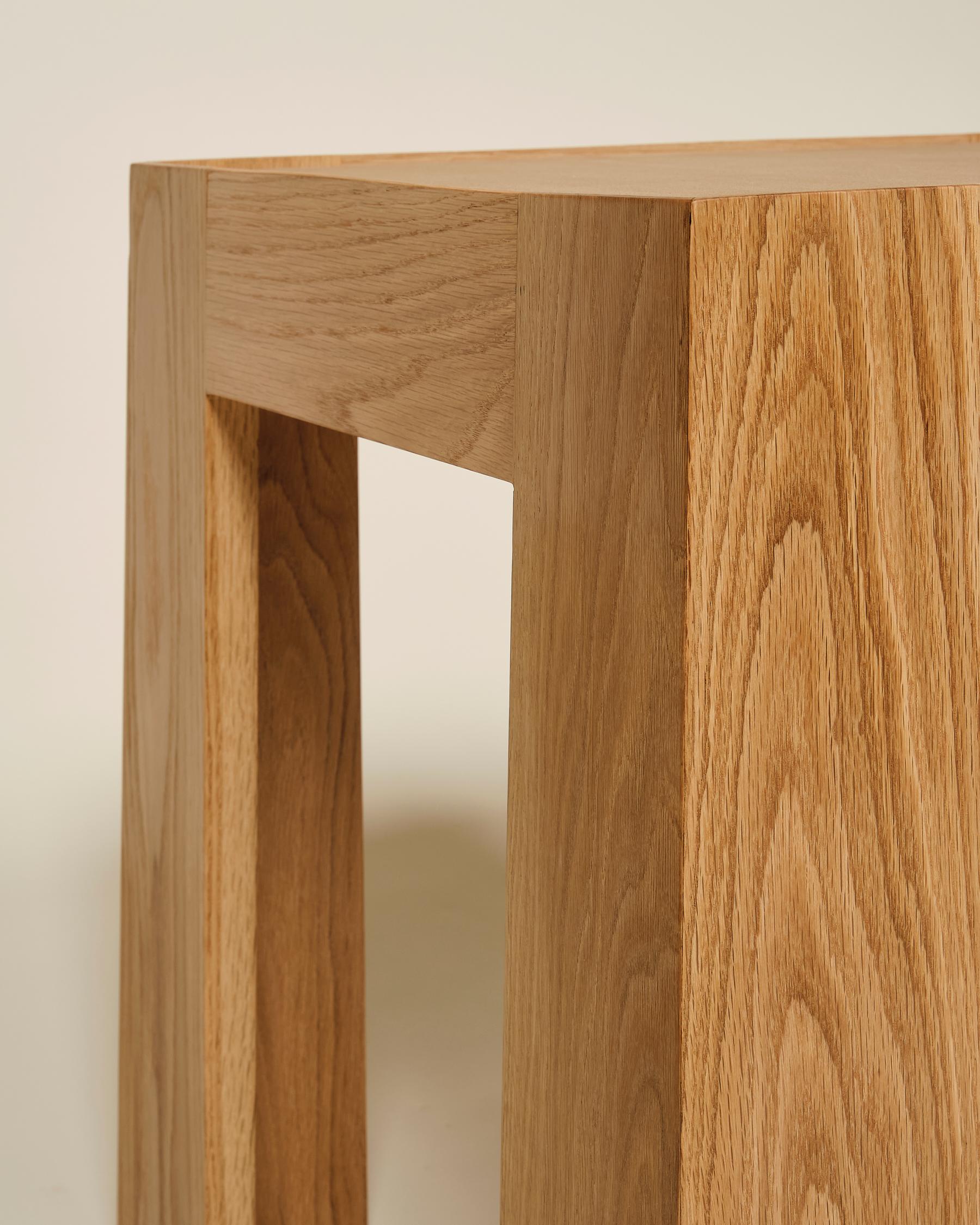 XXIe siècle et contemporain Table d'appoint Lith avec plateau en cuir, par Lynnea Jean en vente