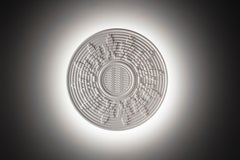 LITHEA/Corbulas 80 Wandleuchte in dreidimensionalem Steinpaneel von Pierluigi Piu