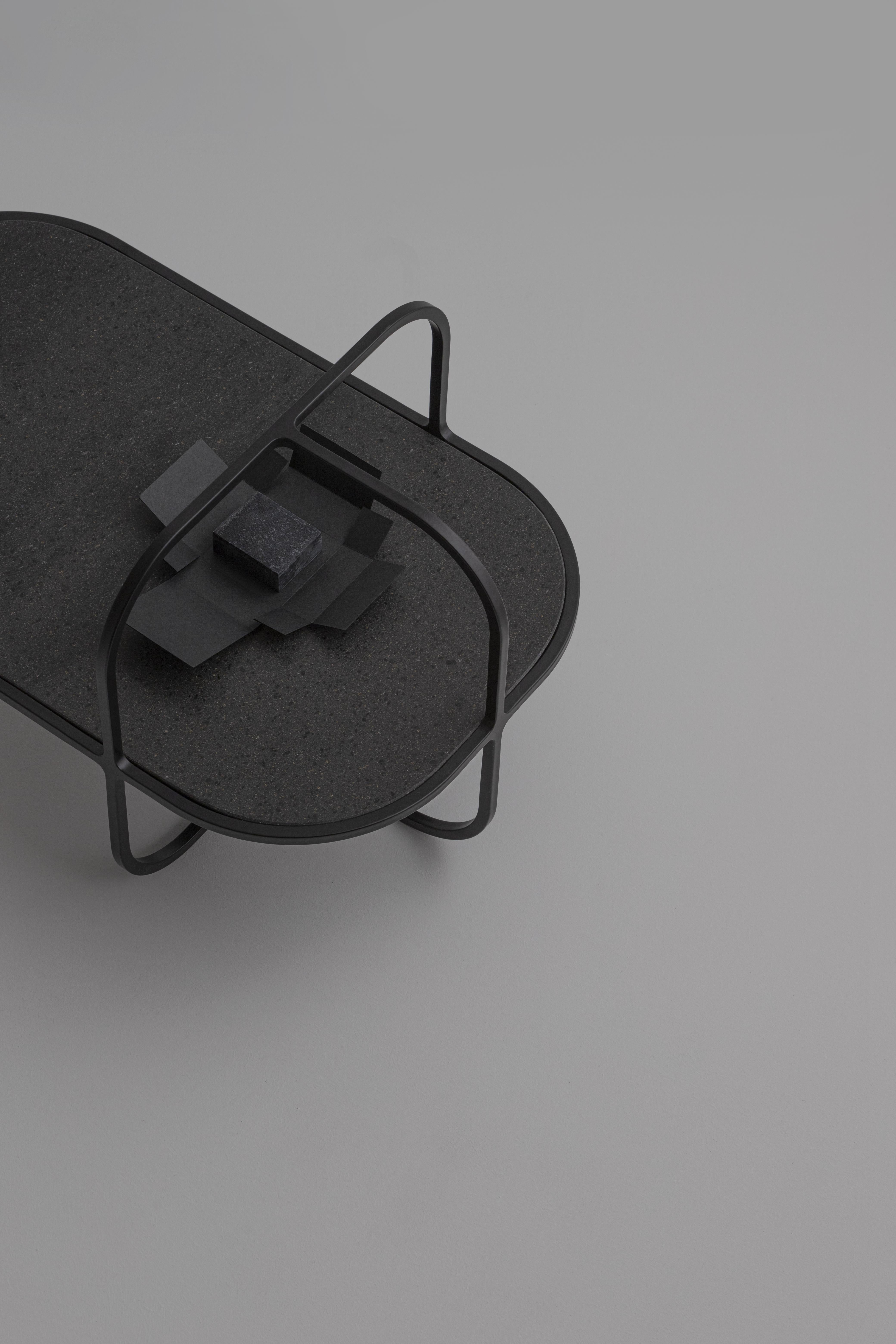 Mesa baja Lithea/Etna de Martinelli Venezia Studio Natural Stone Negro Siglo XXI y contemporáneo en venta