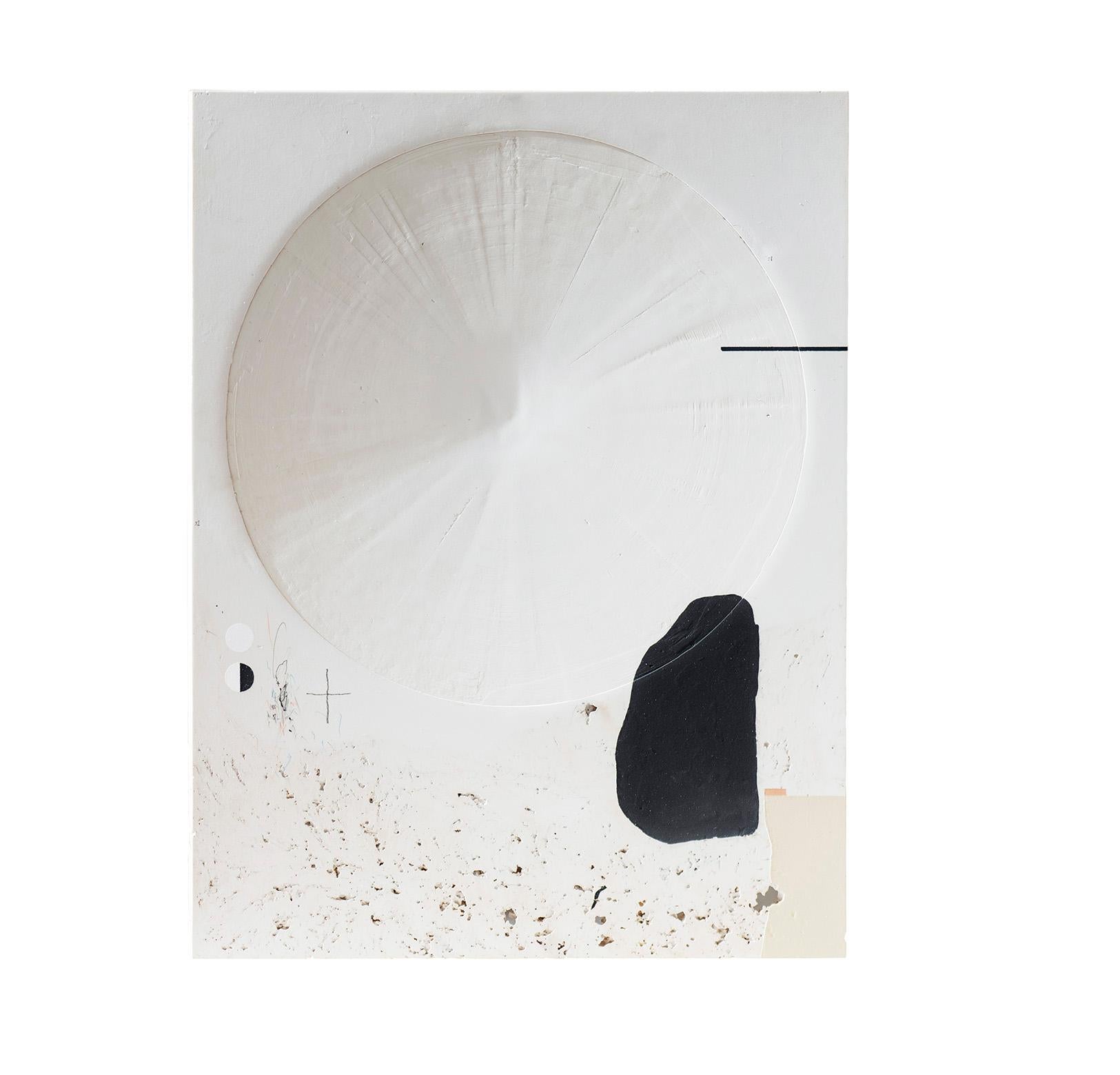 Lithic foil III object by Turbina
Dimensions: D 60 x W 80 x H 1 cm
Materials: Stone cast, mixed media

Turbina is an art and design studio located in Barcelona and focused on the creation of pieces, objects and machines that revolve around the