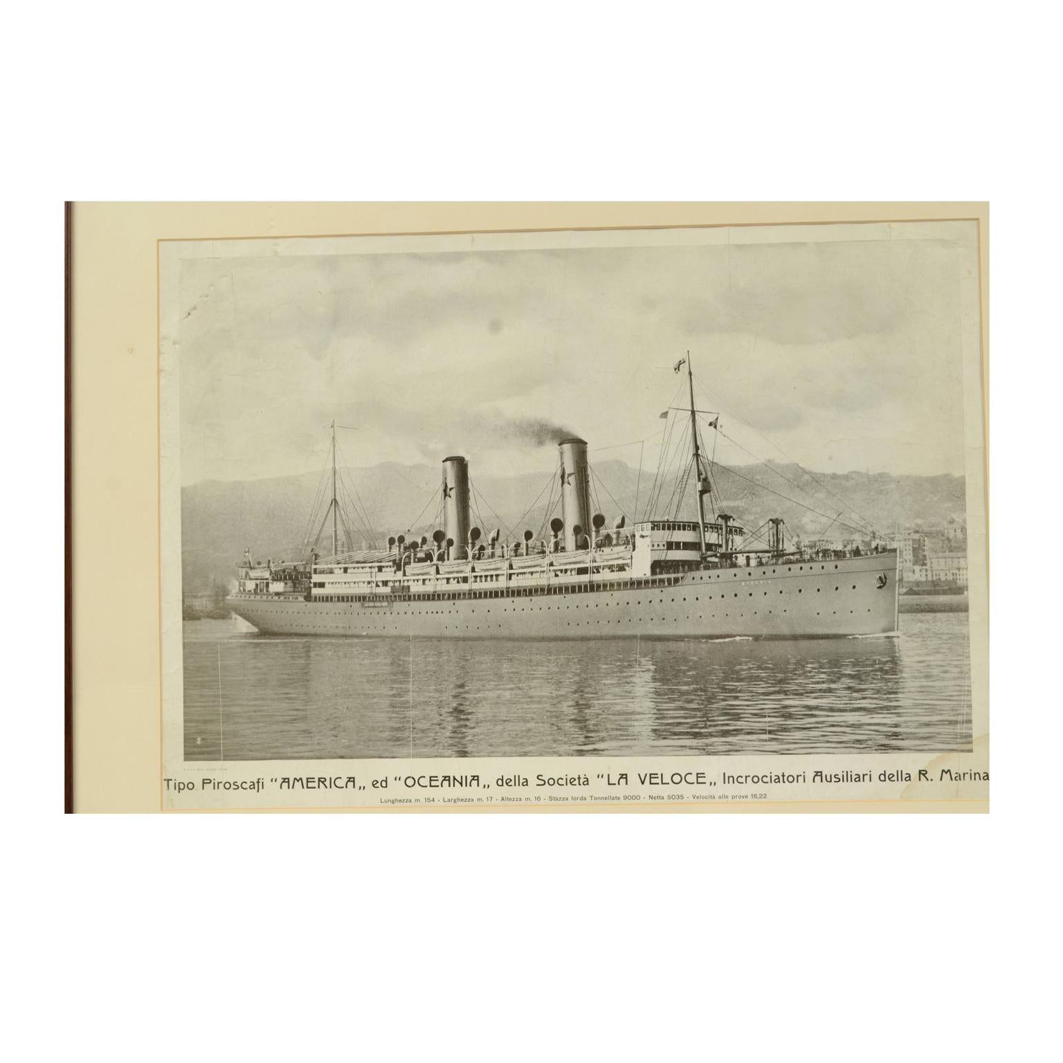 Lithographie sur papier publiée par S.A.I.G, Adolfo Barabino Genova représentant le paquebot Oceania. Titre de la lithographie 