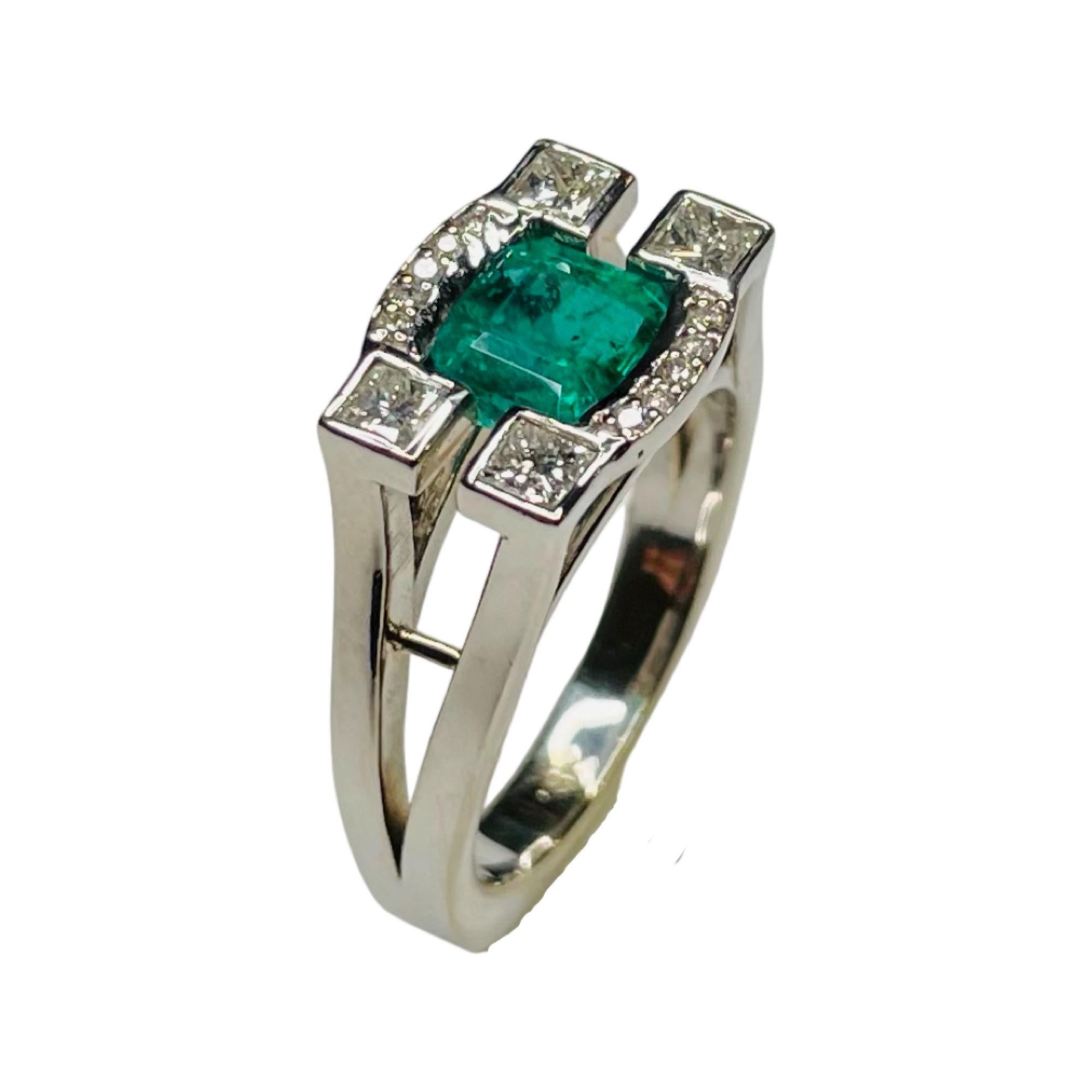Lithos 18K White Gold Diamond Emerald Ring In New Condition For Sale In Kirkwood, MO