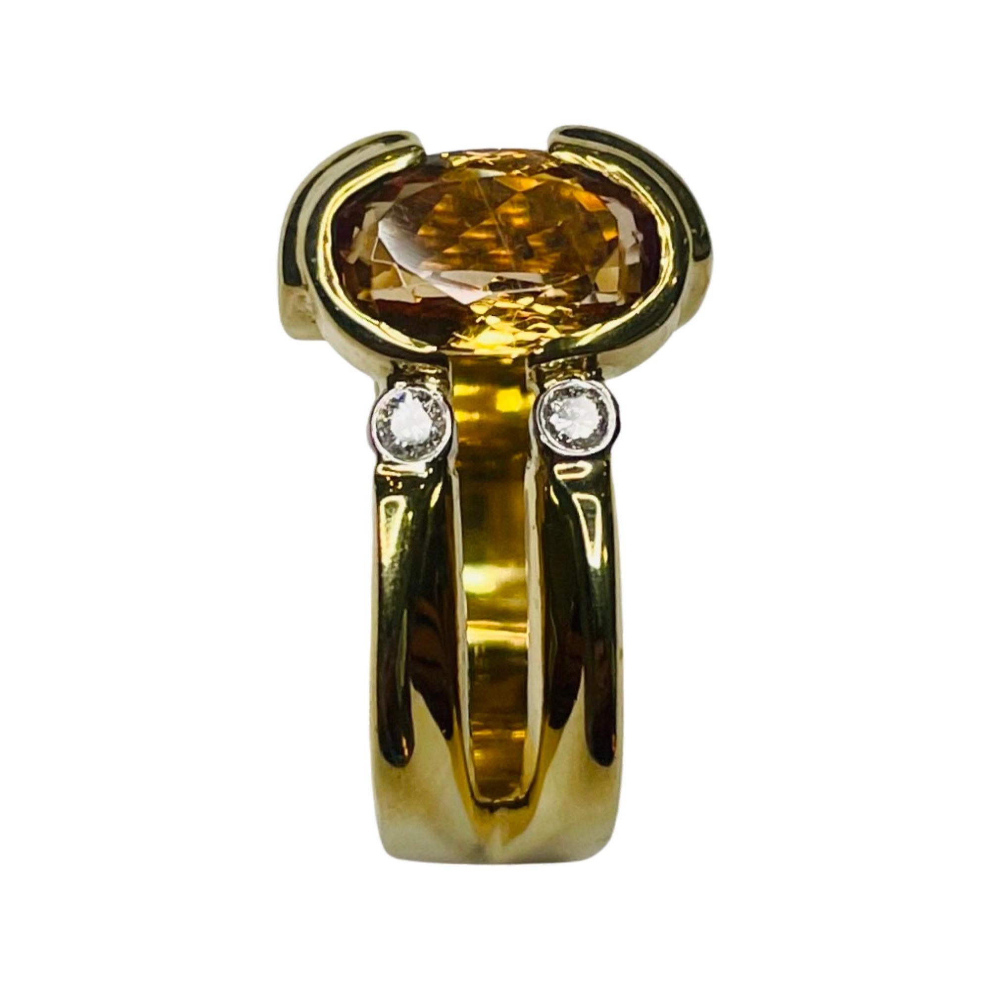 Contemporary Lithos 18K Yellow Gold and Platinum Golden Topaz Ring For Sale