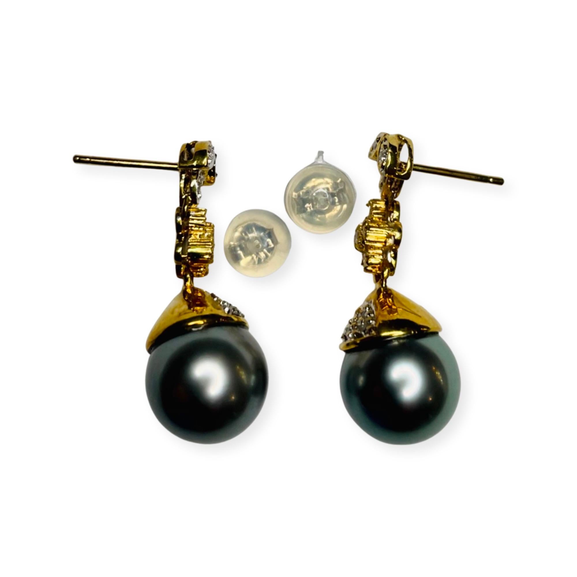 Contemporary Lithos 18K Yellow Gold Diamond and Natural Color Black Tahitian Pearl Earrings For Sale