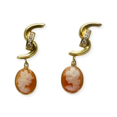 Lithos, boucles d'oreilles camées en or jaune 18 carats avec diamants