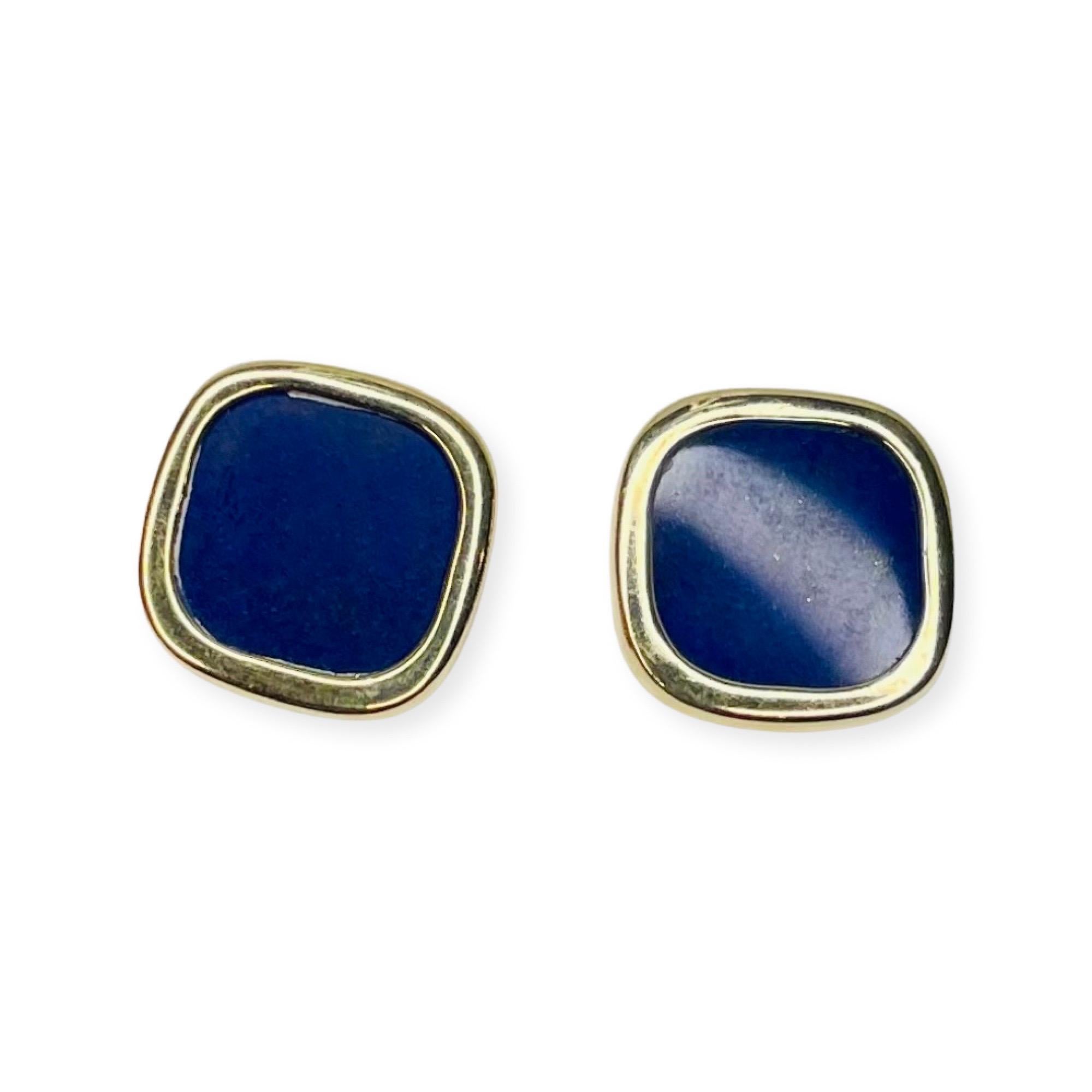 Lithos 18K Yellow Gold Lapis Lazuli Earrings. There are 2-16.15 mm, square Lapis flats, bezel set. The lapis is very clean and natural color. The earrings have 14KY gold backs imbedded in silicone.    400-70-780 