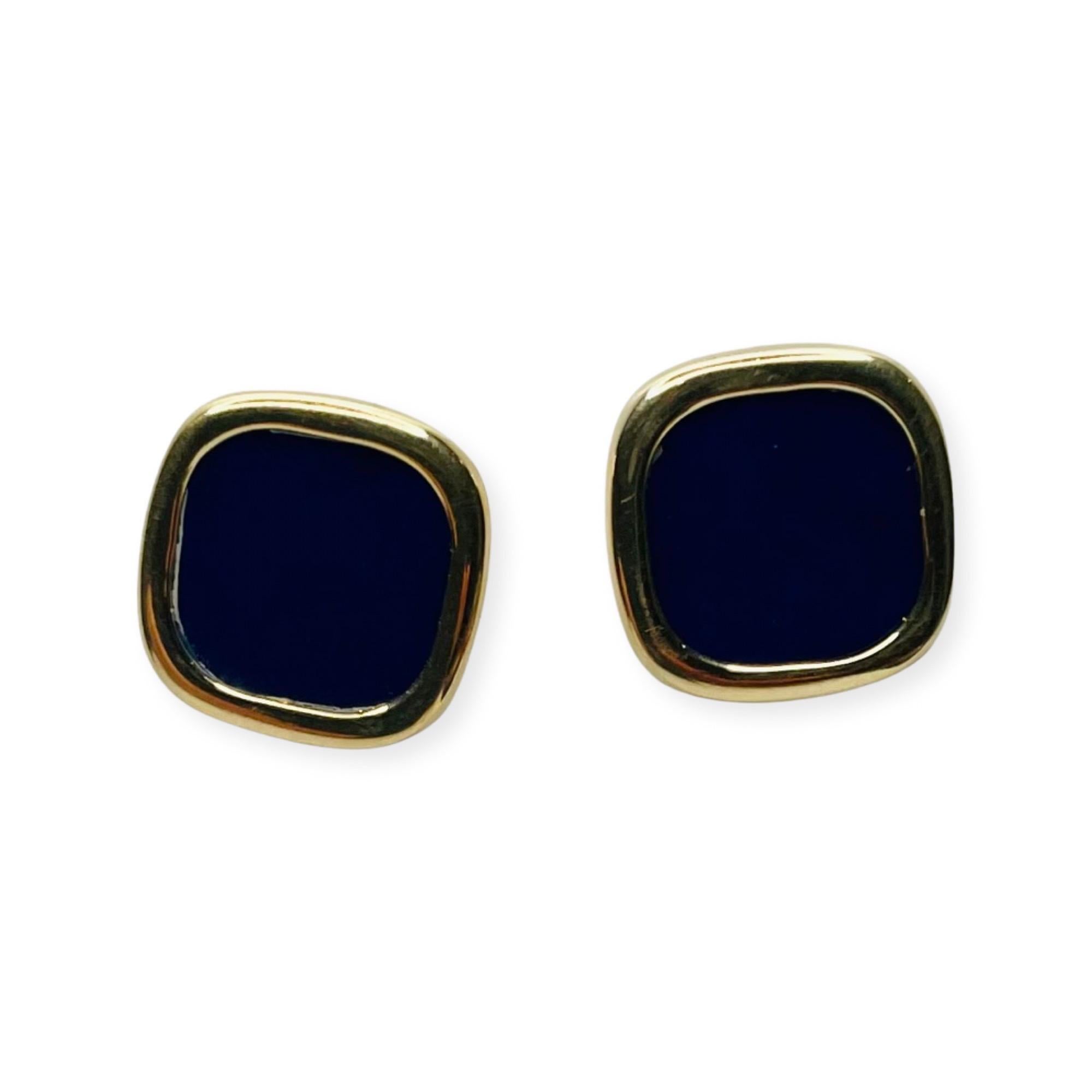 Contemporary Lithos 18K Yellow Gold Natural Lapis Lazuli Earrings For Sale