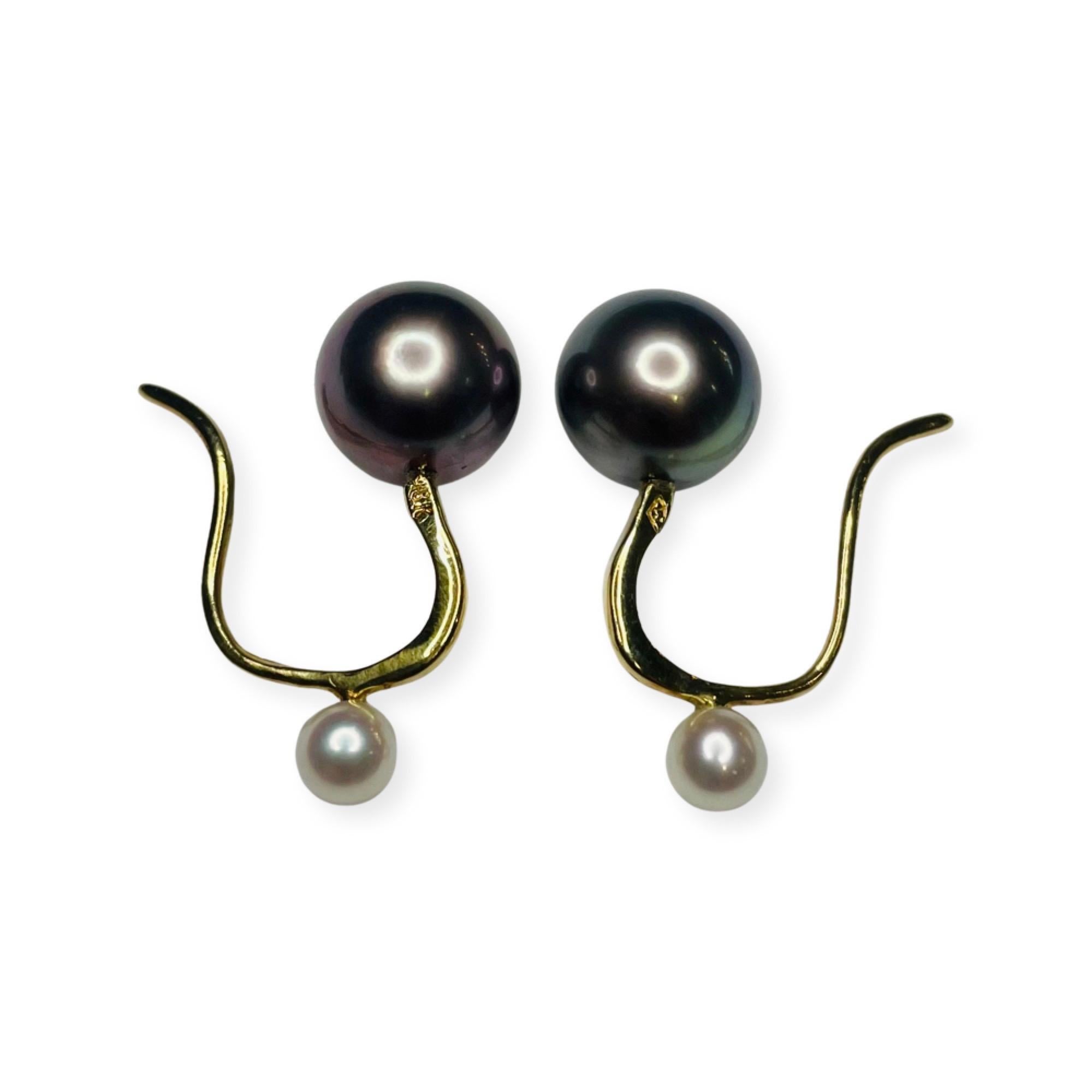 Round Cut Lithos 18KY Gold Cultured Black Tahitian & Akoya Pearl Earring For Sale