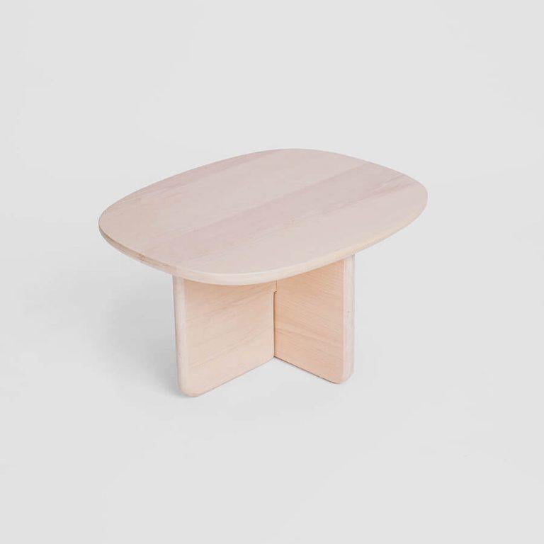 Lítica Side Table in Solid Beech Wood In New Condition For Sale In San Pedro Garza García, N.L.