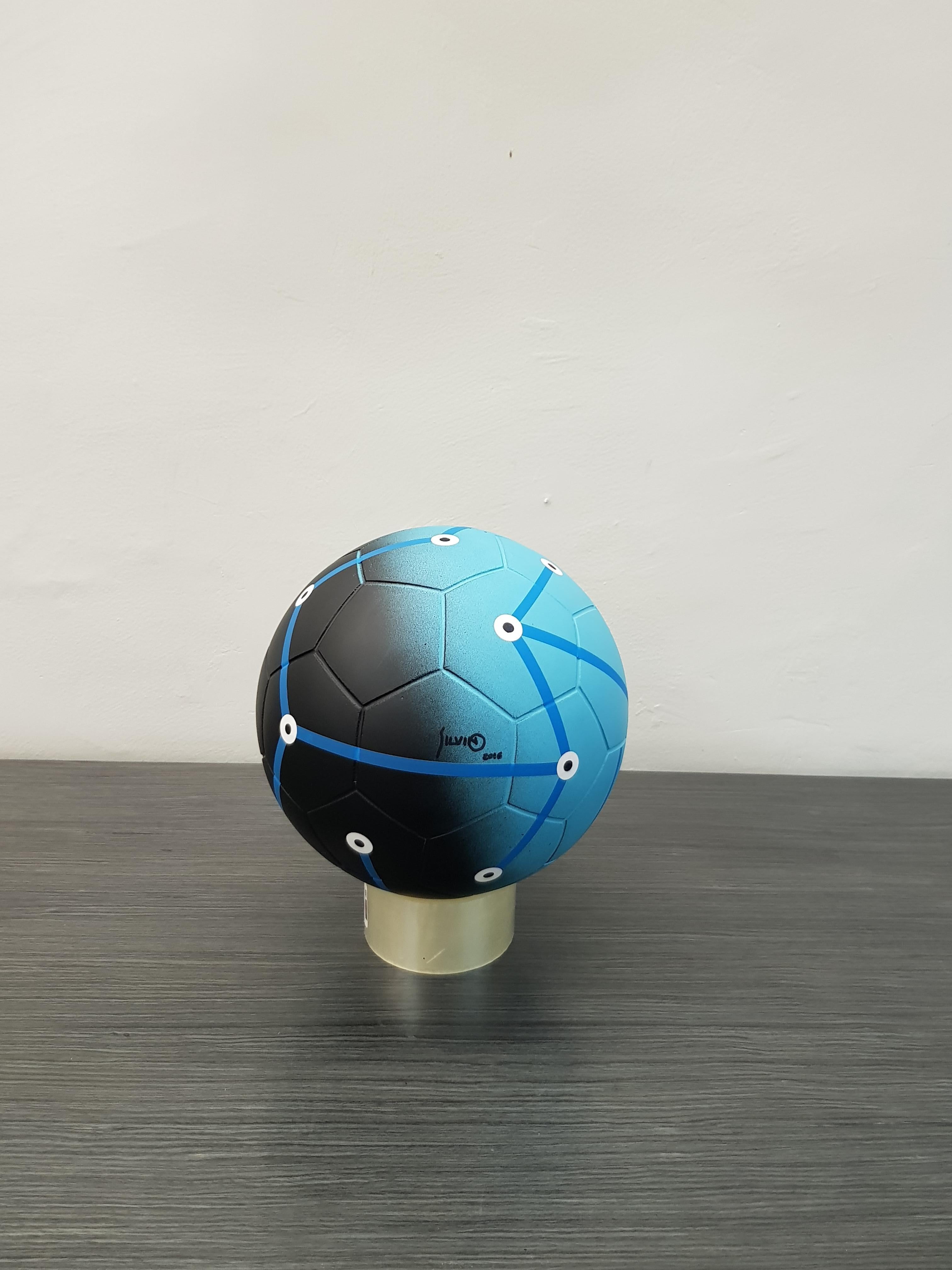 Lithoballs made in 2016 with the support of FIFA, in an exhibition project with several invited artists to support aid foundations for children with disabilities, this ball is part of a series of 10 pieces, this piece being 7/10.