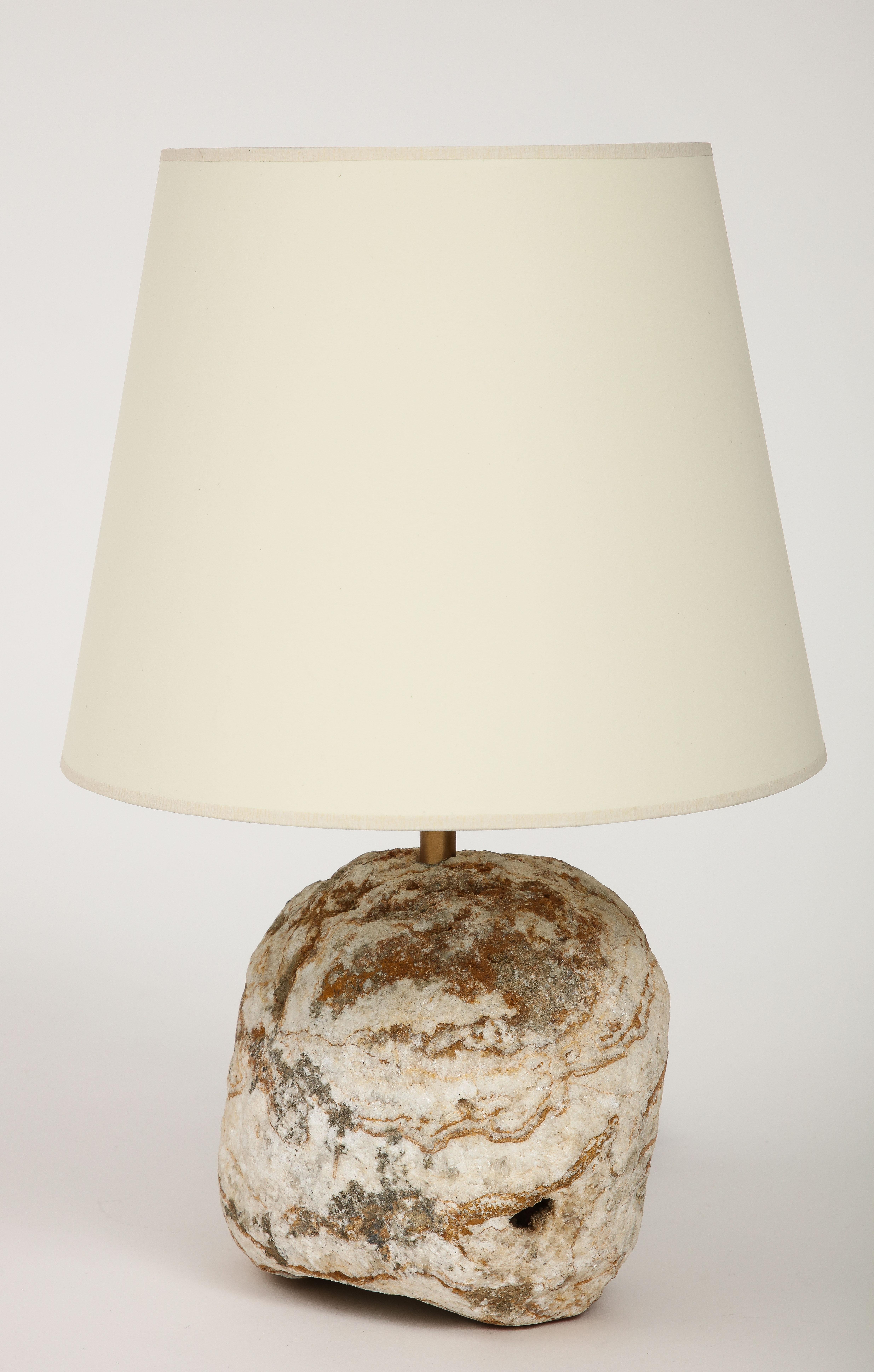 LitStones, maßgefertigte Lampe mit Papierschirm, Griechenland, 2022 (Organische Moderne) im Angebot