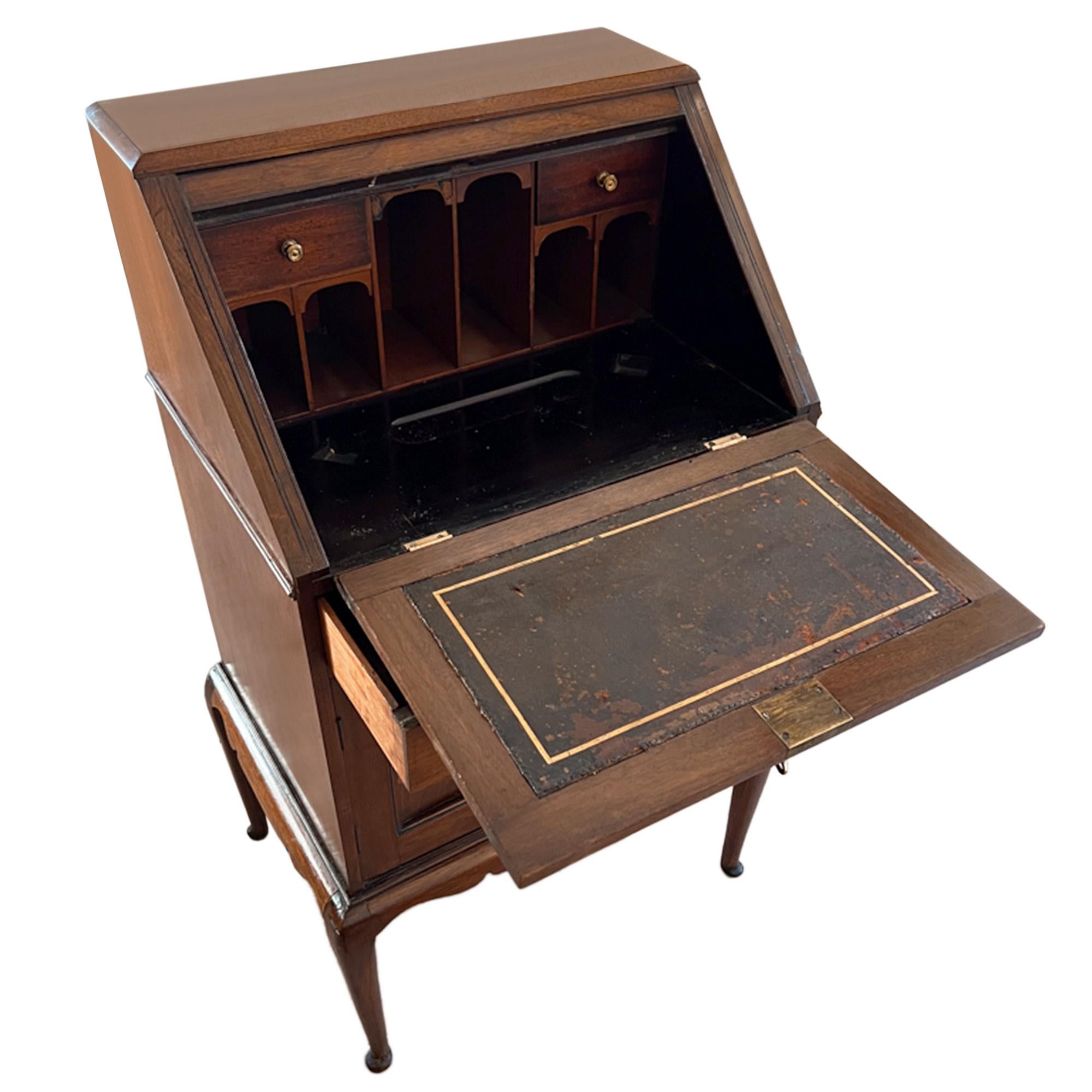 Britannique Petit bureau du 19e siècle par Gillows of Lancaster en vente