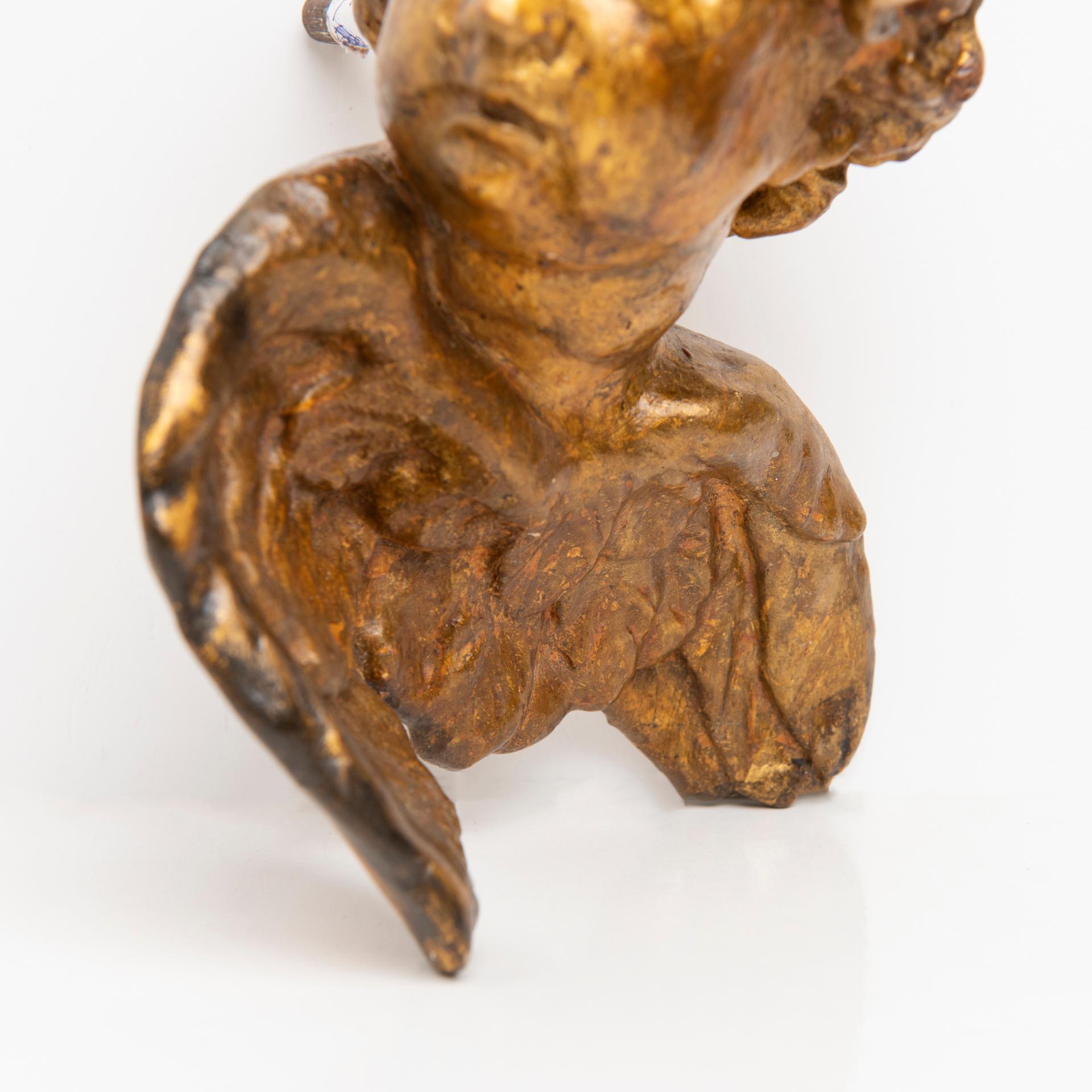 19th Century Little Angel in Gilded Wood For Sale