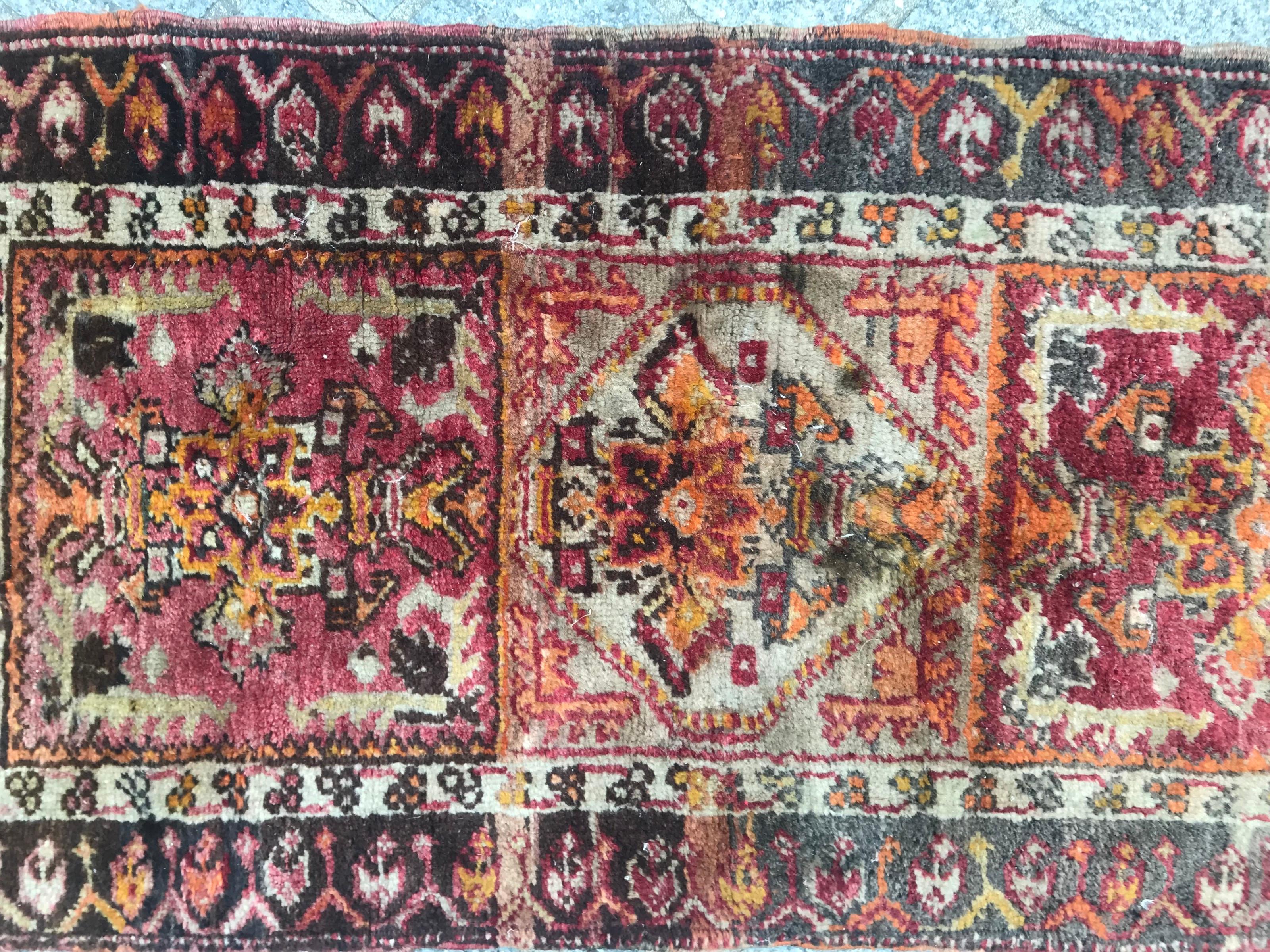 Beautiful little rug with nice geometrical design and beautiful colors, entirely hand knotted with wool velvet on wool foundation.

   