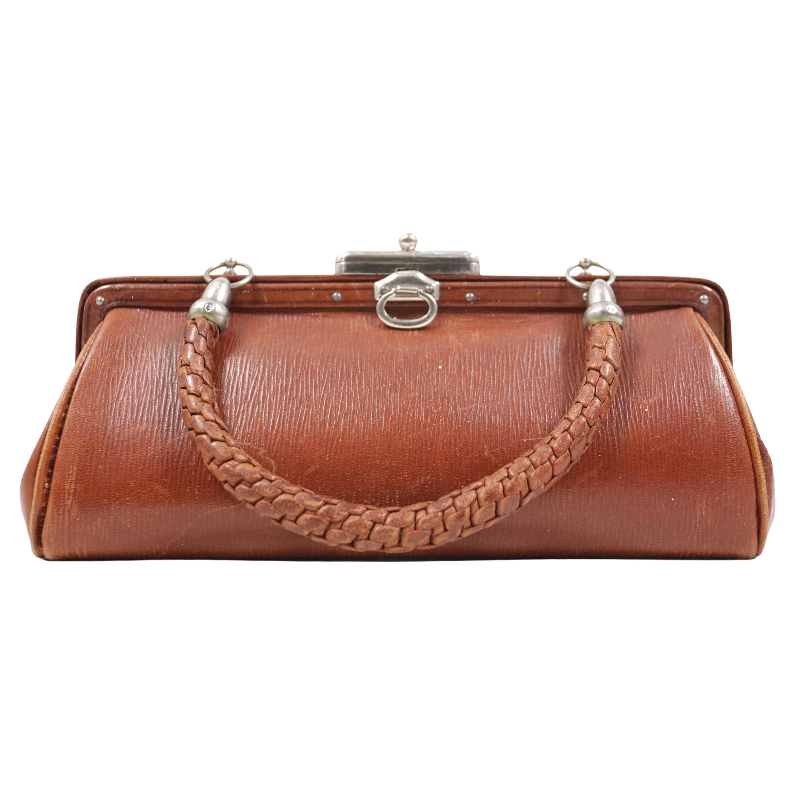 Little Art Deco Ribbed Leather Brown Handbag C. 1920 For Sale