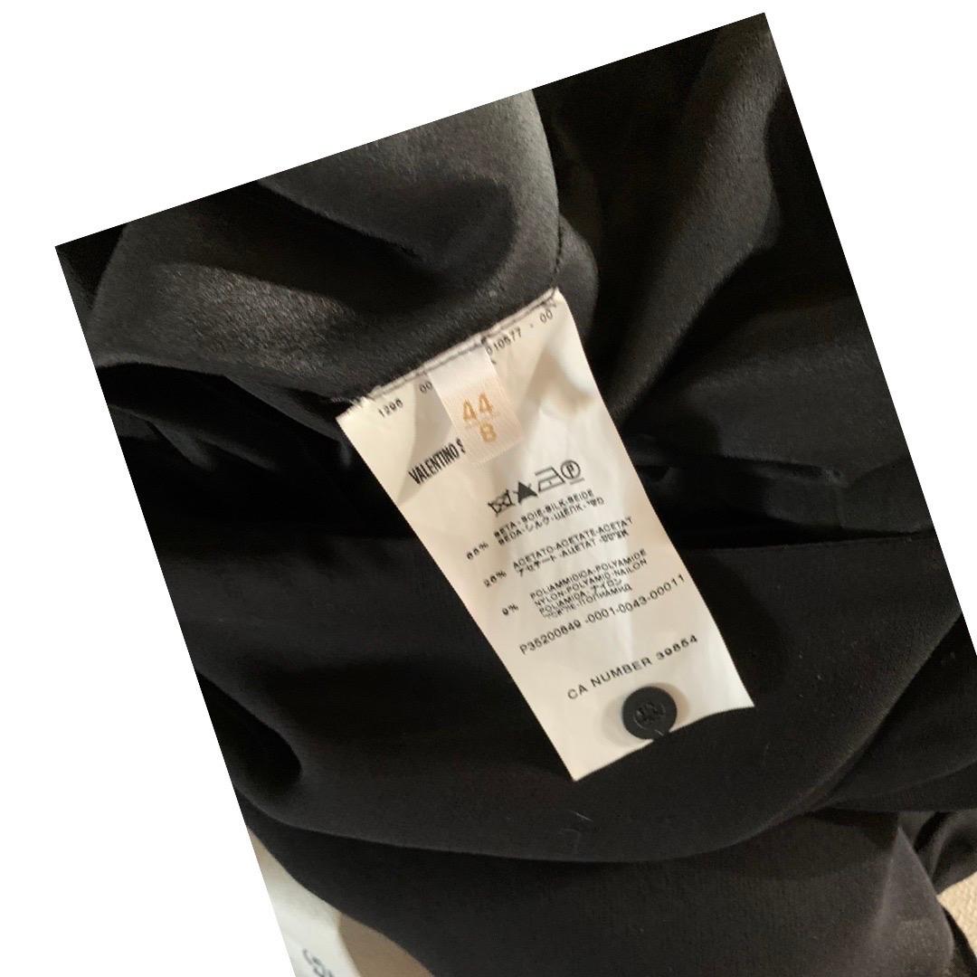 Kleines schwarzes Kleid Valentino Roma Drapierte Vorderseite Chemise, Italien NWT Größe 8 im Angebot 6