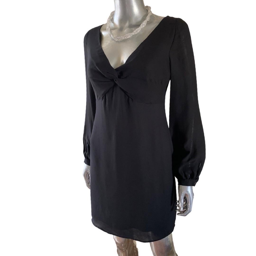 Kleines schwarzes Kleid Valentino Roma Drapierte Vorderseite Chemise, Italien NWT Größe 8 Damen im Angebot