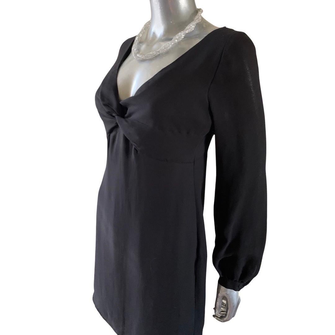 Kleines schwarzes Kleid Valentino Roma Drapierte Vorderseite Chemise, Italien NWT Größe 8 im Angebot 3