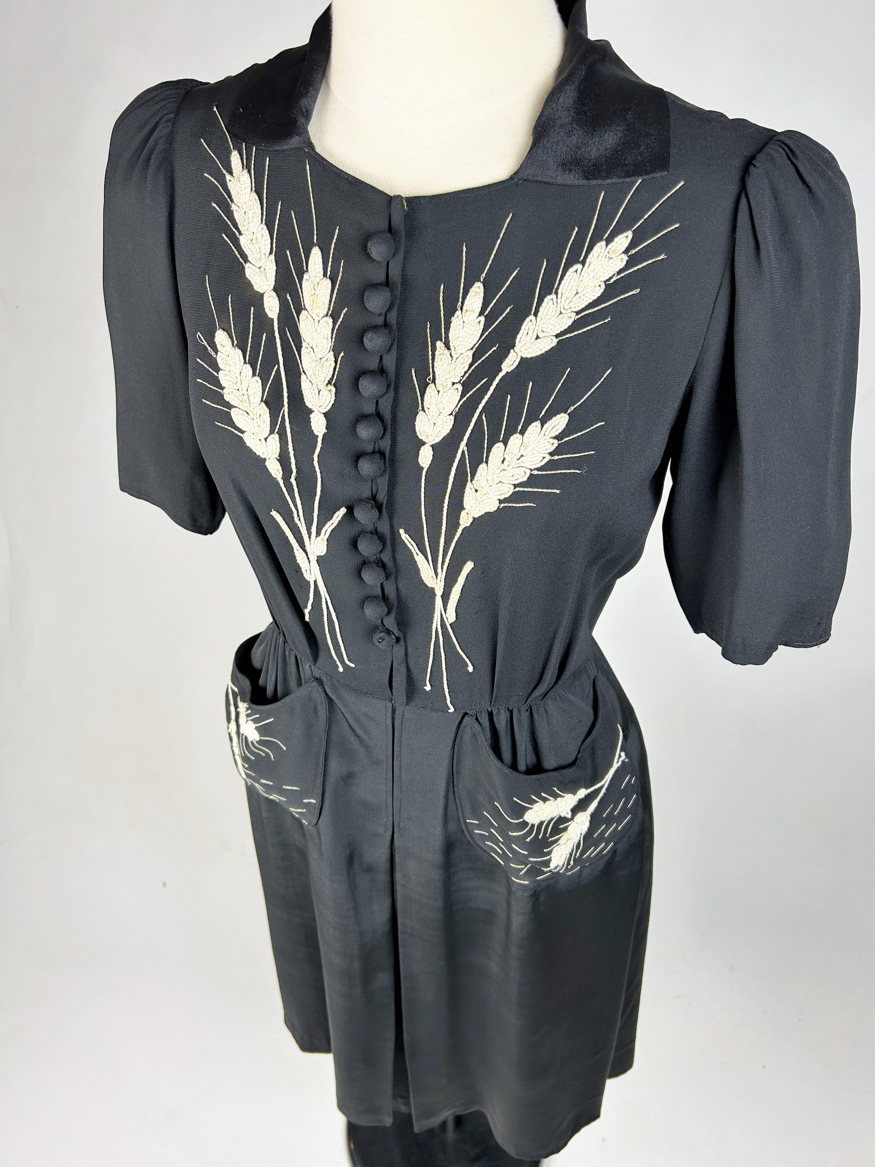 Women's Little black dress with embroidered ears of wheat - France Circa 1945  For Sale
