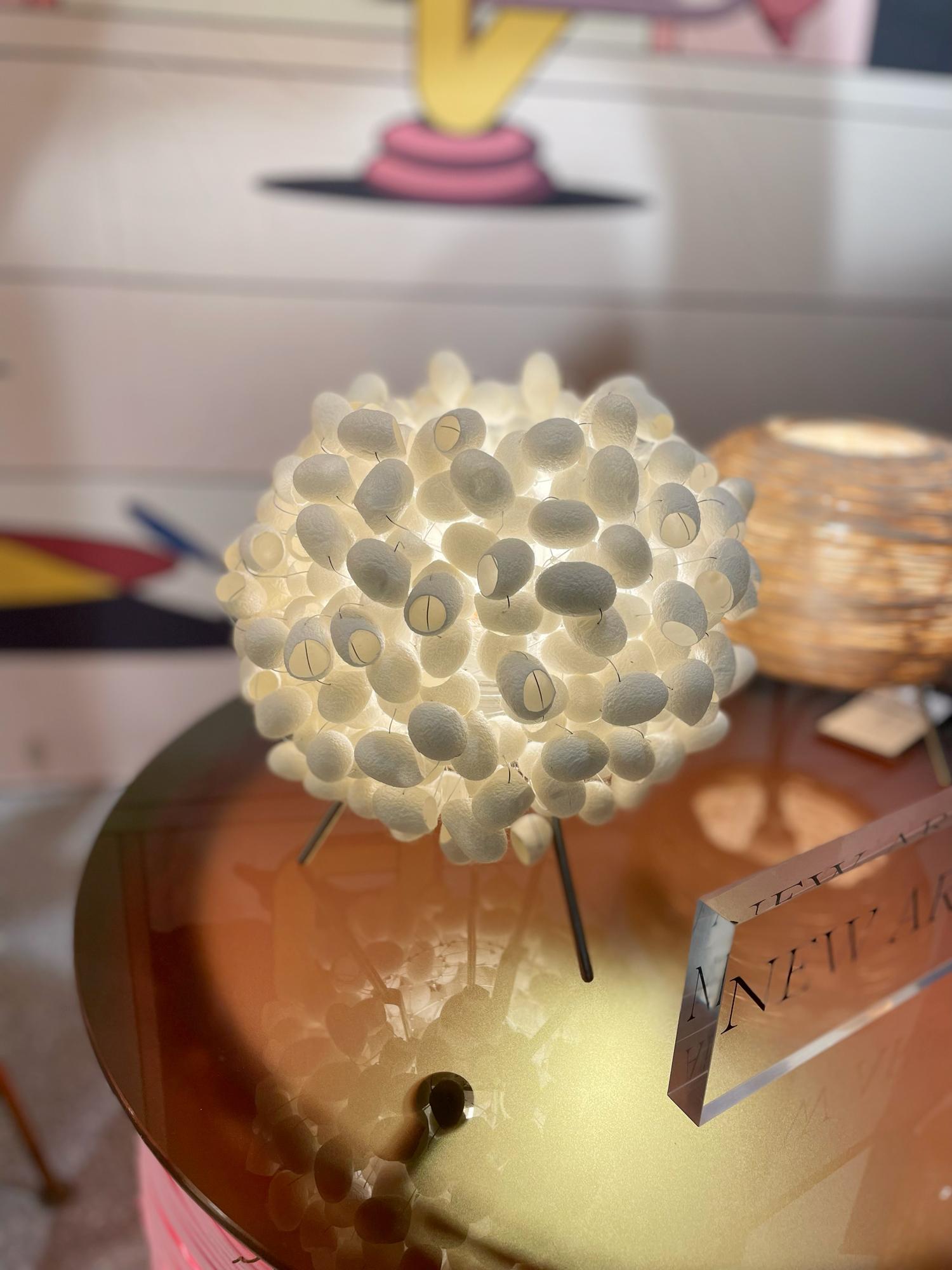 Little Chrysalis Table - Small Table Lamp with Silk Cocoon Handcrafted Edition In New Condition For Sale In Bangkok, TH