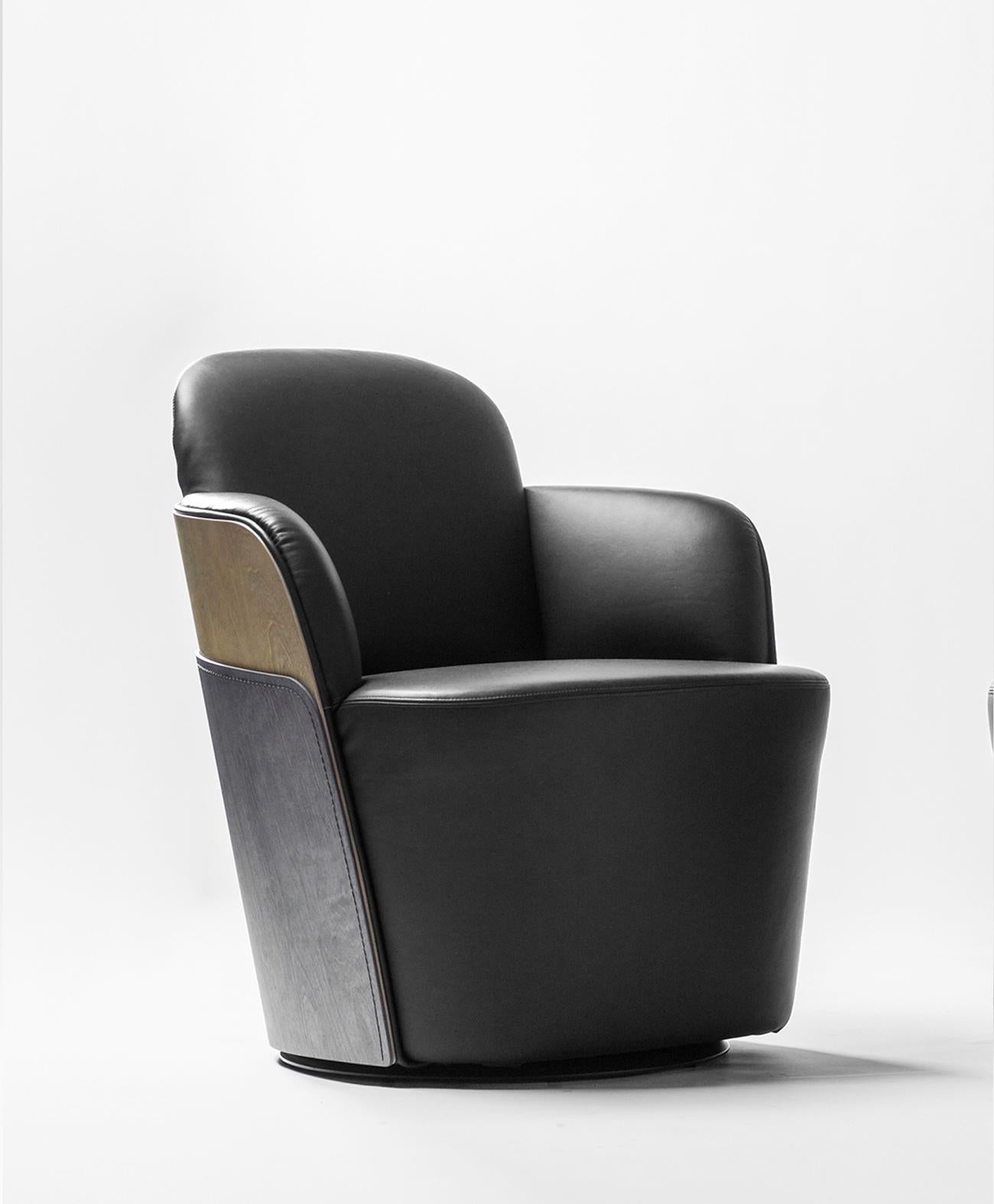 Modern Little Couture Armchair in leather & backrest in wood for office/lounge space For Sale