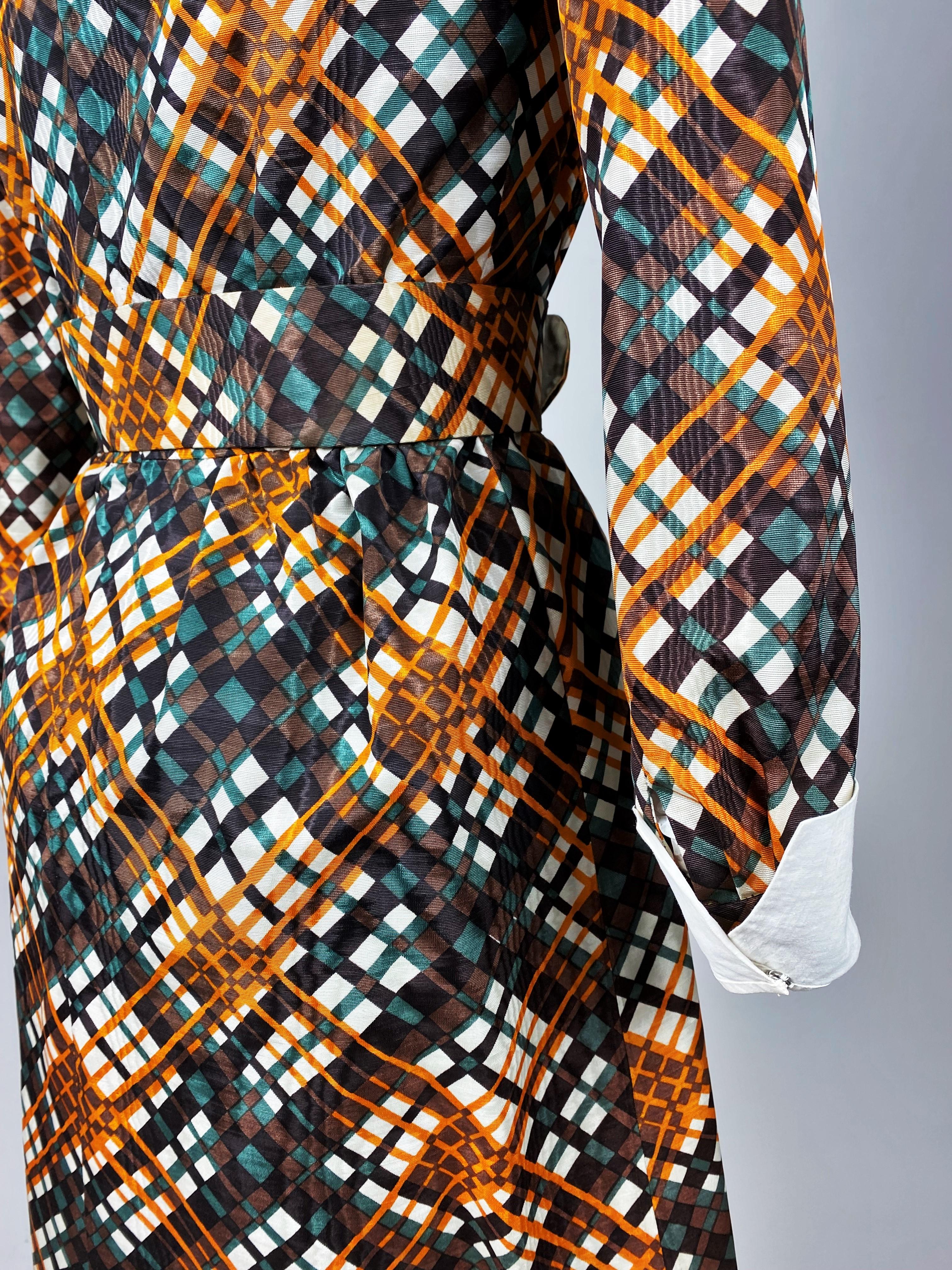 Little dress by Michel Goma for Jean Patou in checked silk moire Circa 1965 4