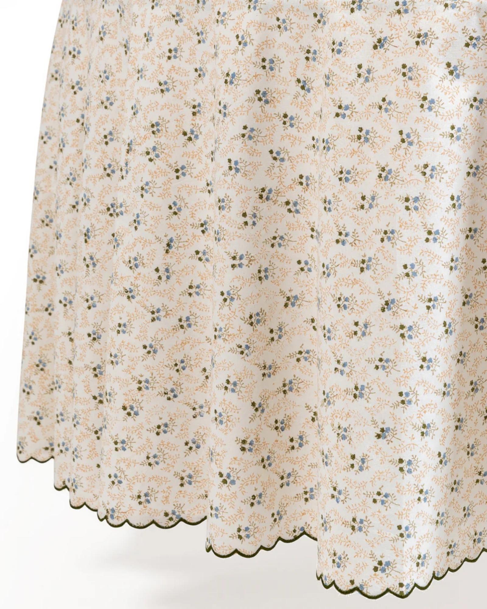 Little Flower Tablecloth In New Condition For Sale In London, GB