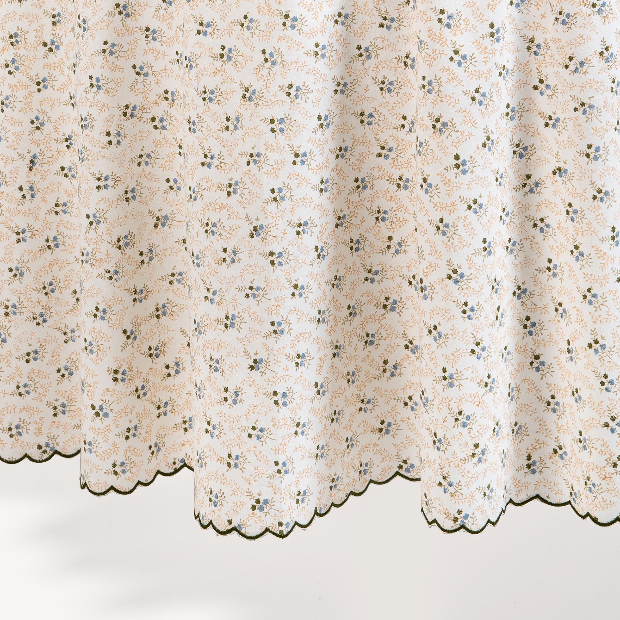 Italian Little Flower Tablecloth - Round For Sale