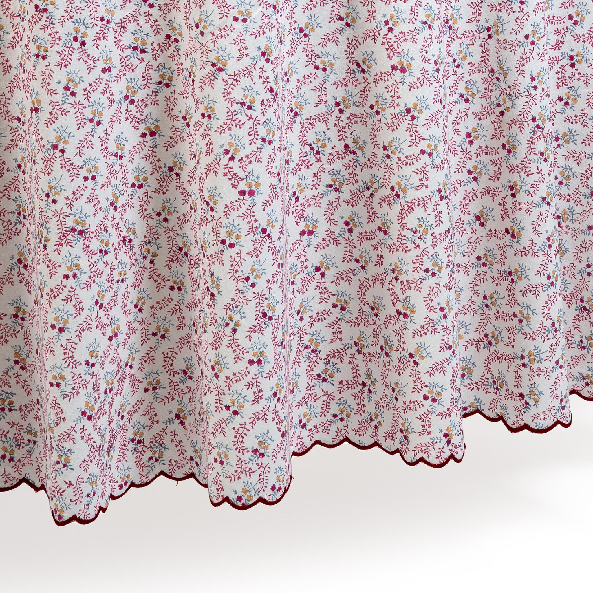 Italian Little Flower Tablecloth - Round For Sale