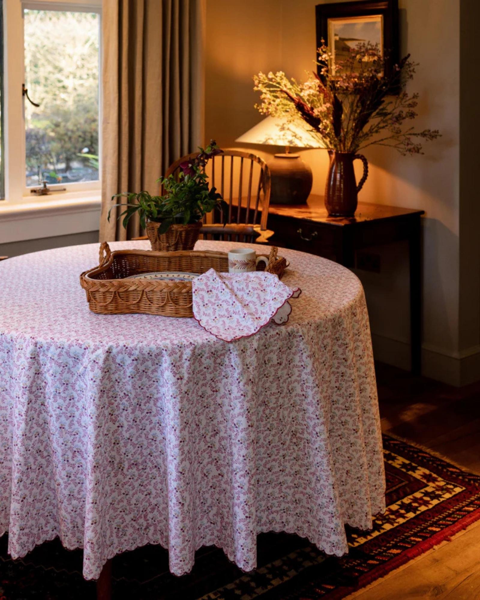 Little Flower Tablecloth - Round In New Condition For Sale In London, GB