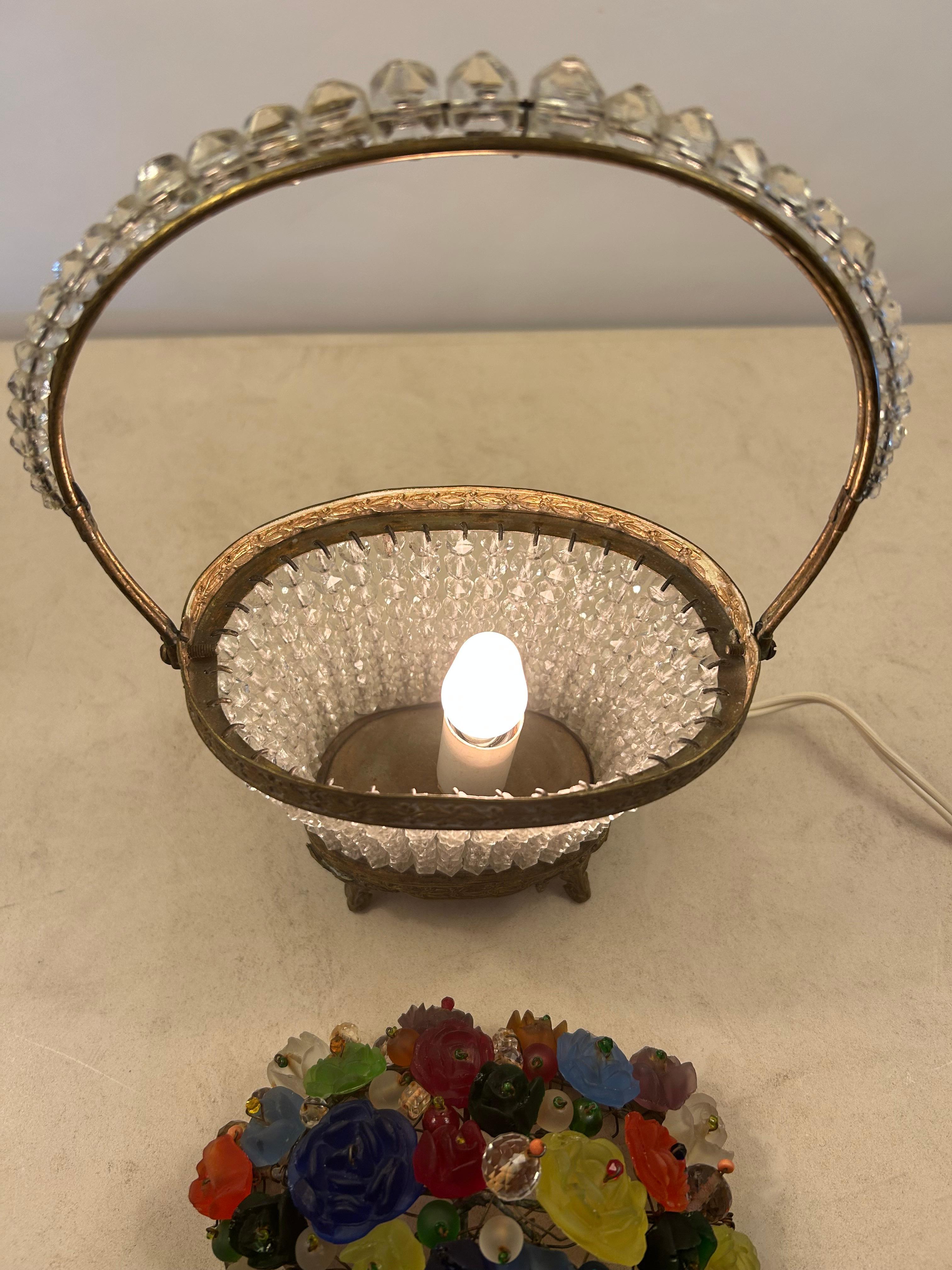 Petite lampe de mariée tchèque en perles avec fleurs en vente 4