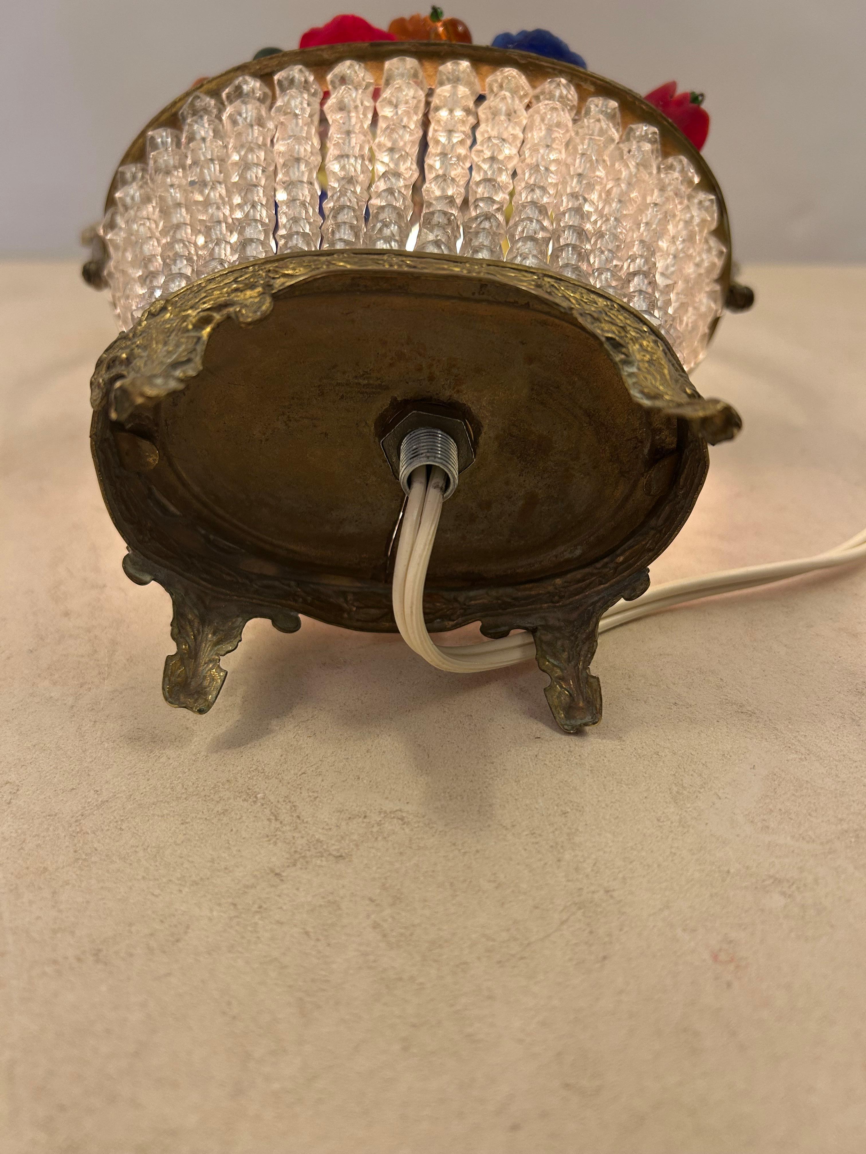 Petite lampe de mariée tchèque en perles avec fleurs en vente 5