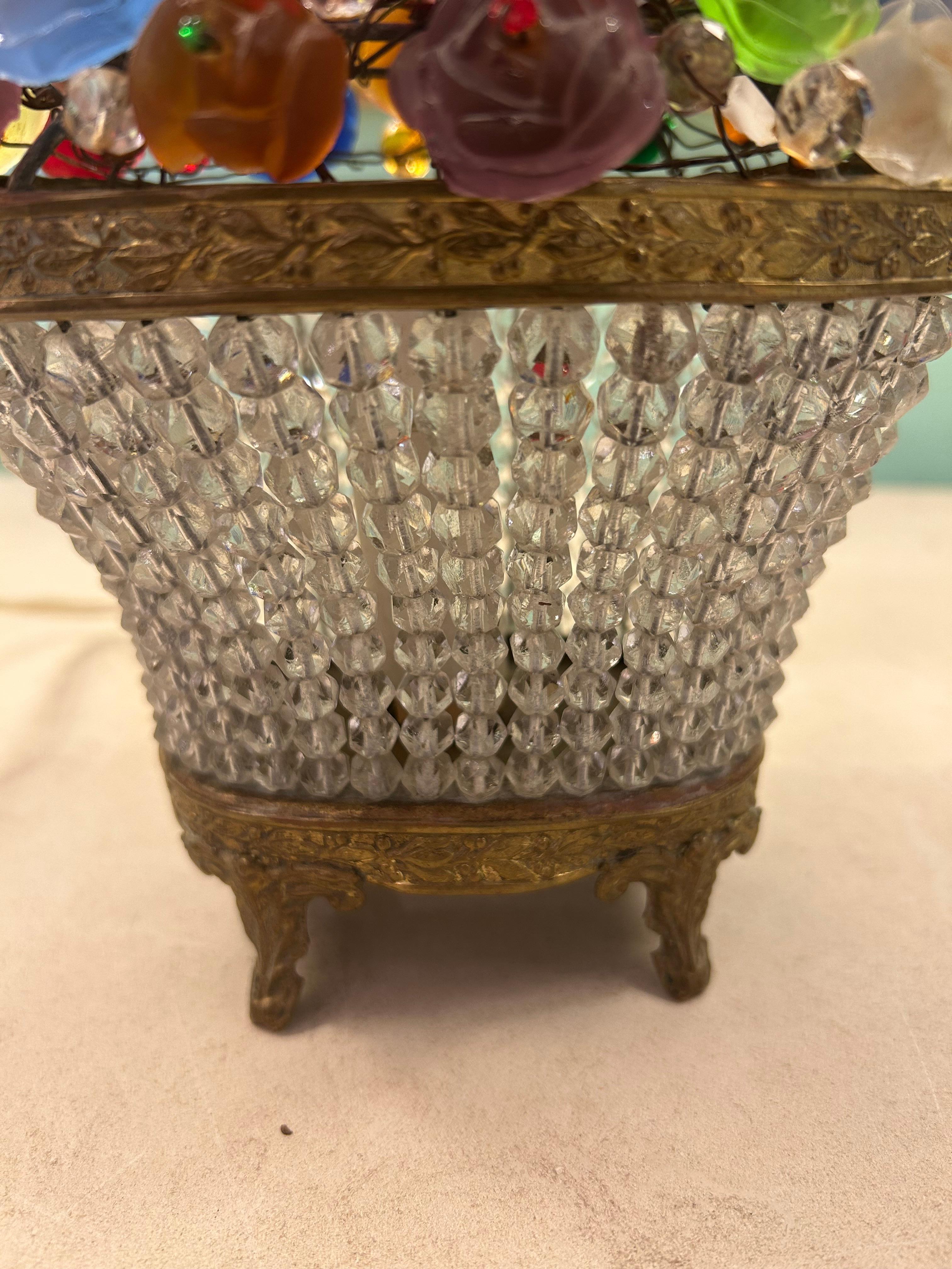 Tchèque Petite lampe de mariée tchèque en perles avec fleurs en vente