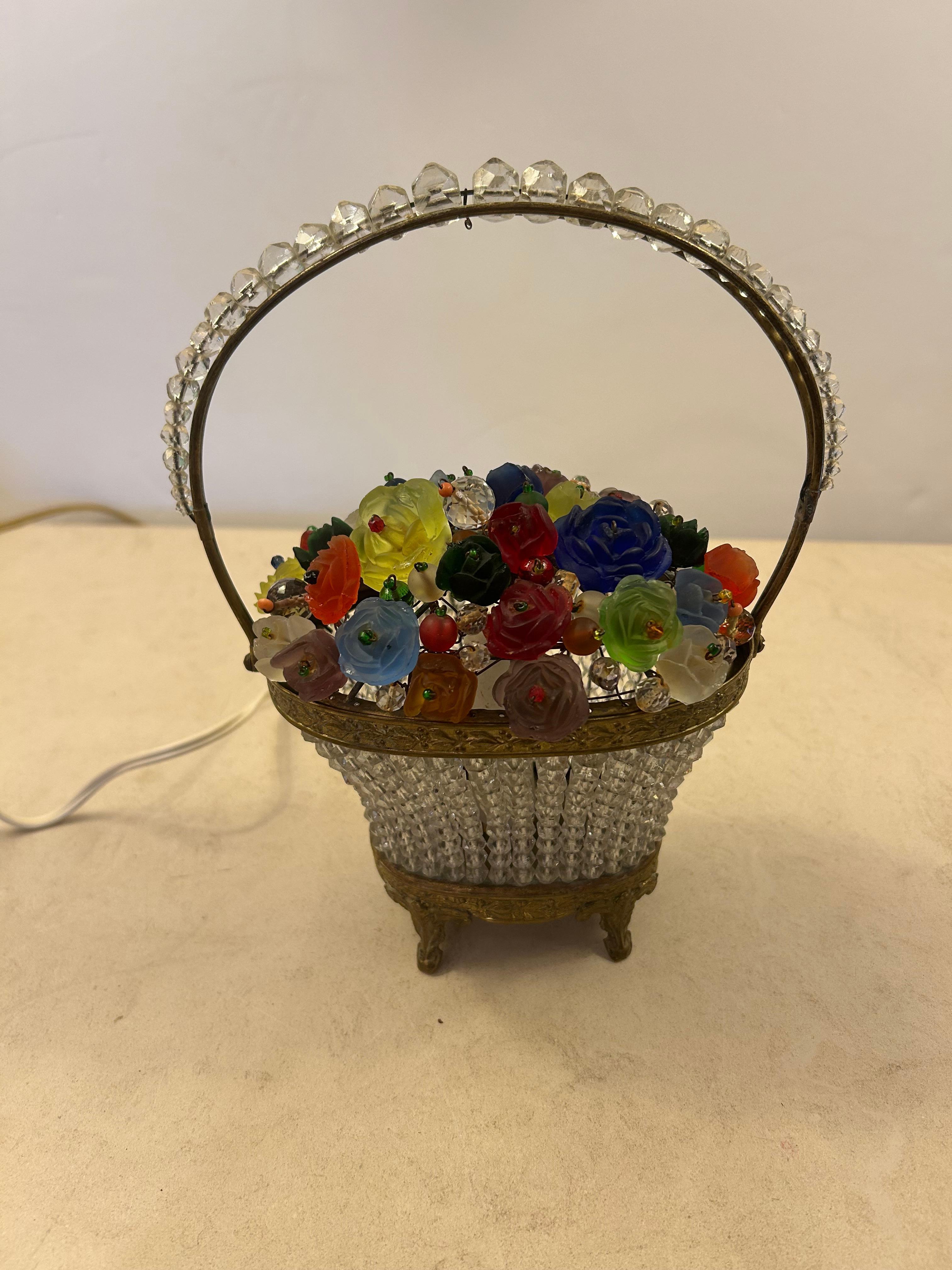 Petite lampe de mariée tchèque en perles avec fleurs en vente 1