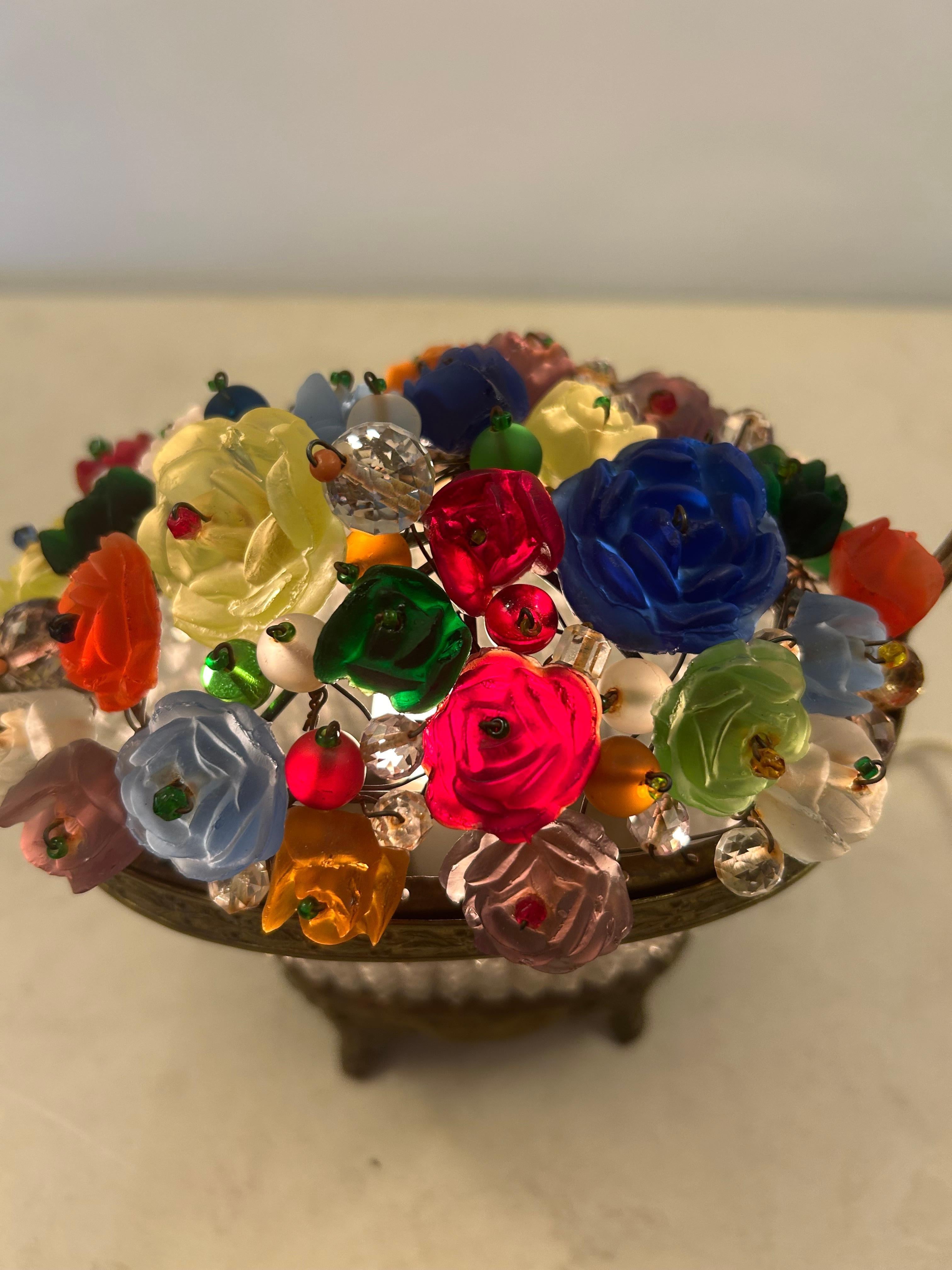 Petite lampe de mariée tchèque en perles avec fleurs en vente 3