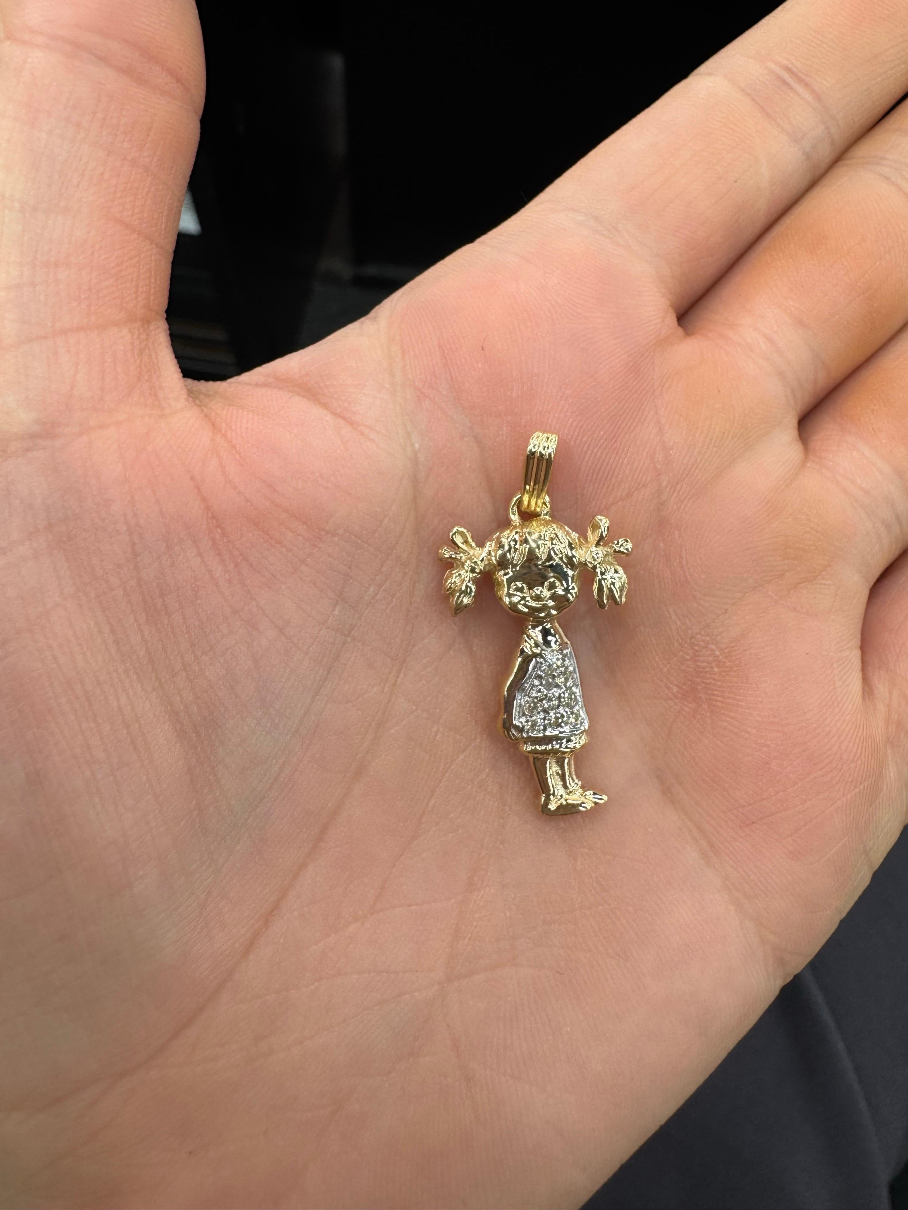 Collier pendentif diamant petite fille 0.15 carats or jaune 14 carats 4.4 grammes Unisexe en vente