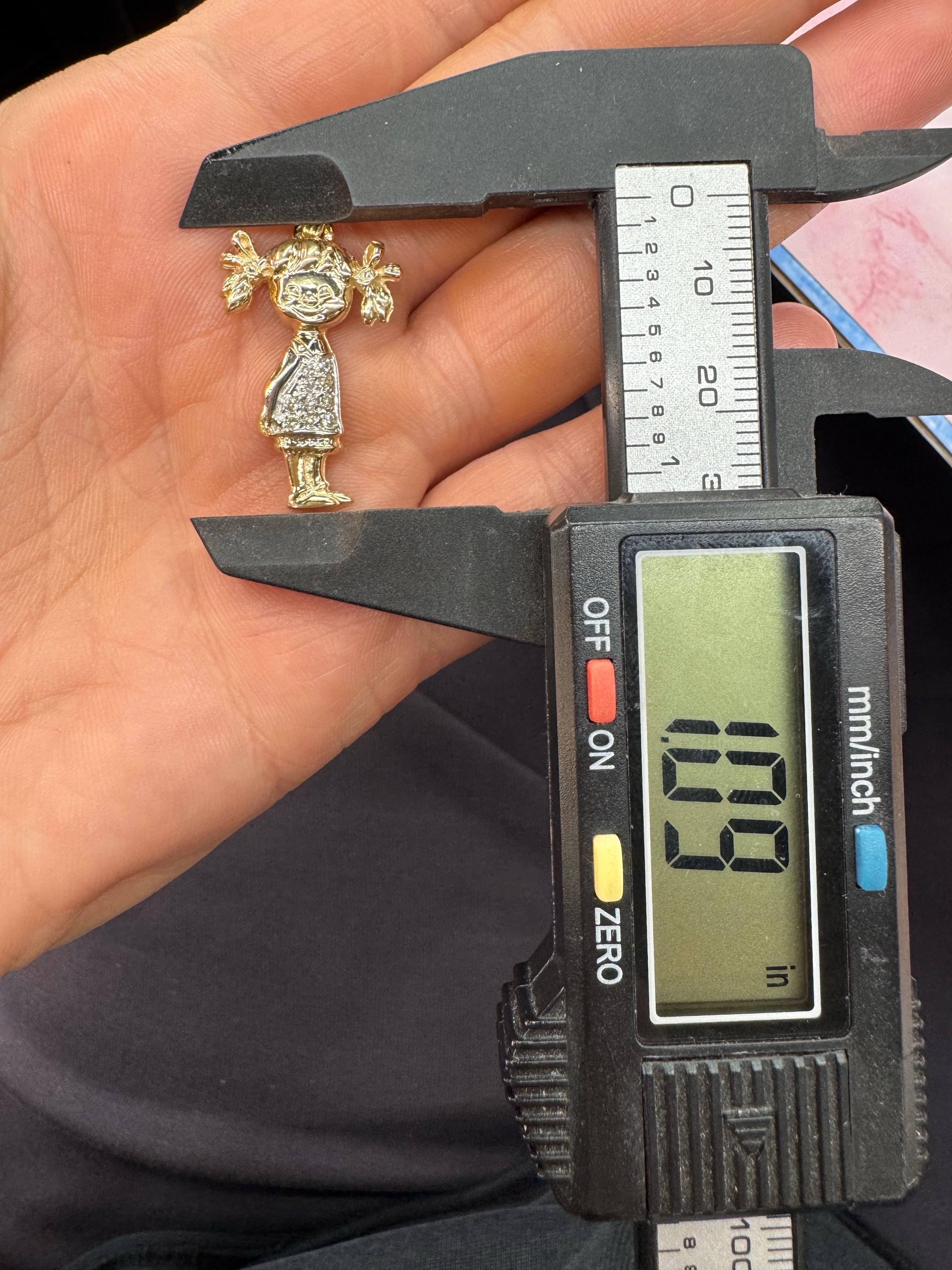 Collier pendentif diamant petite fille 0.15 carats or jaune 14 carats 4.4 grammes en vente 1