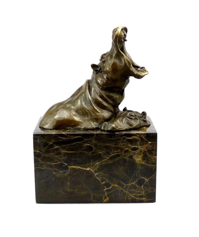 20ième siècle Famille de petits hippopotames - Statue en bronze animalière en vente