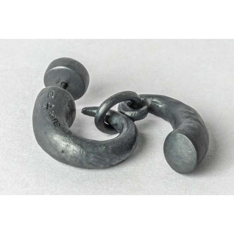 Women's or Men's Little Horn Pendant Earring (KA) For Sale
