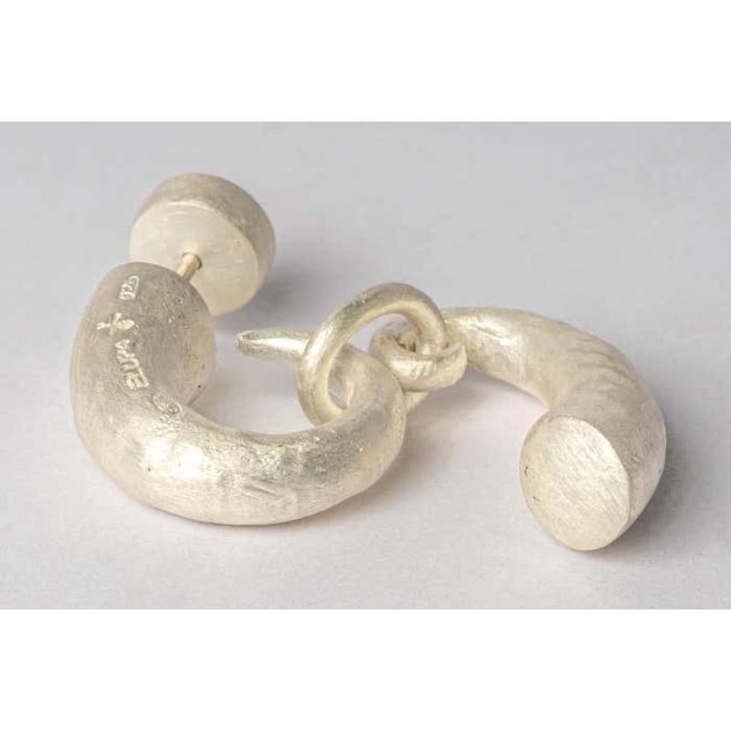 Women's or Men's Little Horn Pendant Earring (MA) For Sale