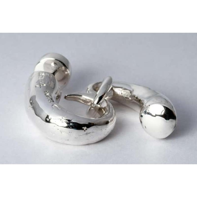 Women's or Men's Little Horn Pendant Earring (PA) For Sale
