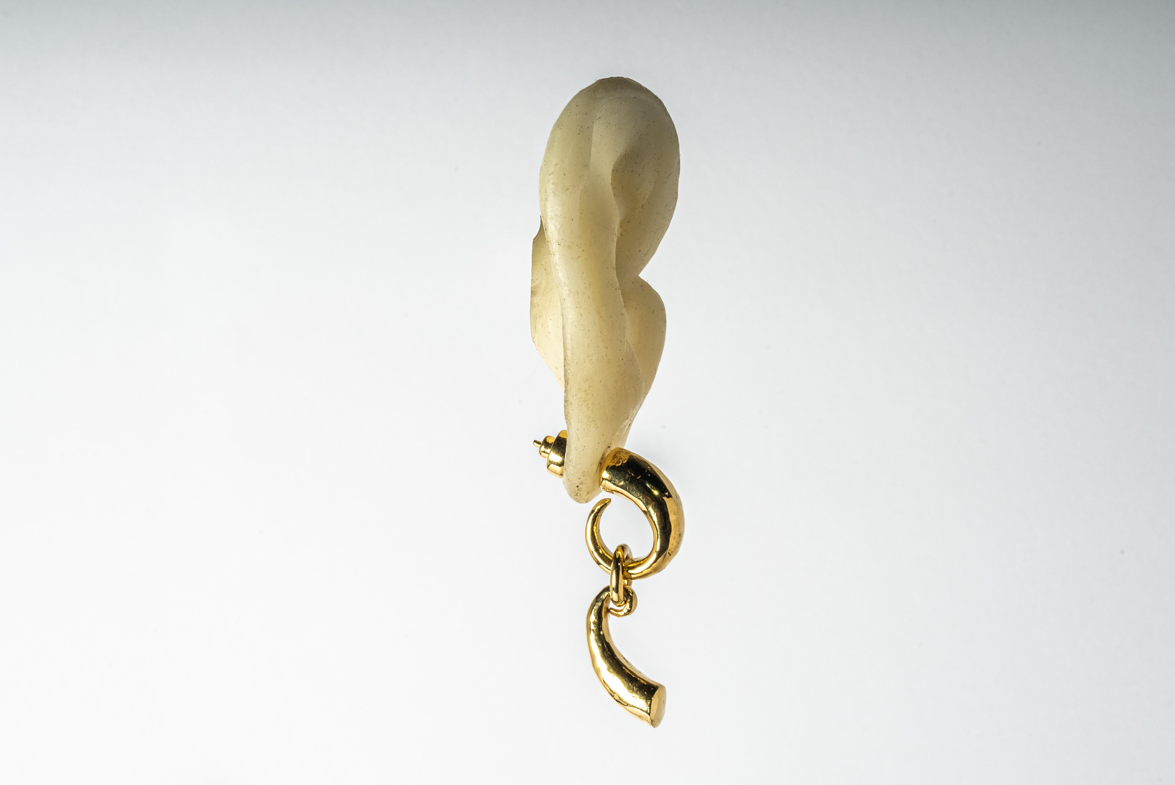 Little Horn Pendant Earring (YGA) For Sale 3