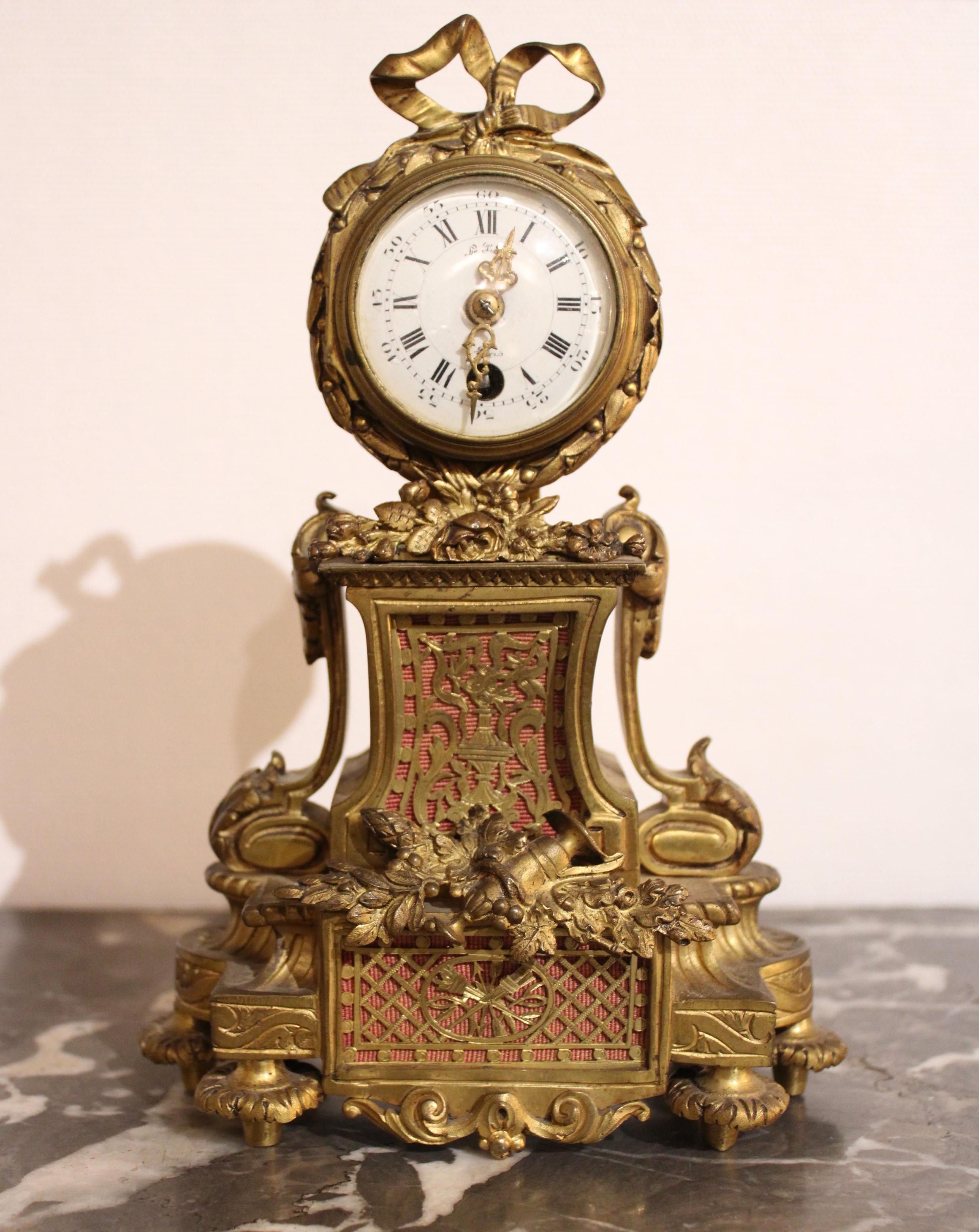 Little mantel clock, France, late 19th century For Sale 1