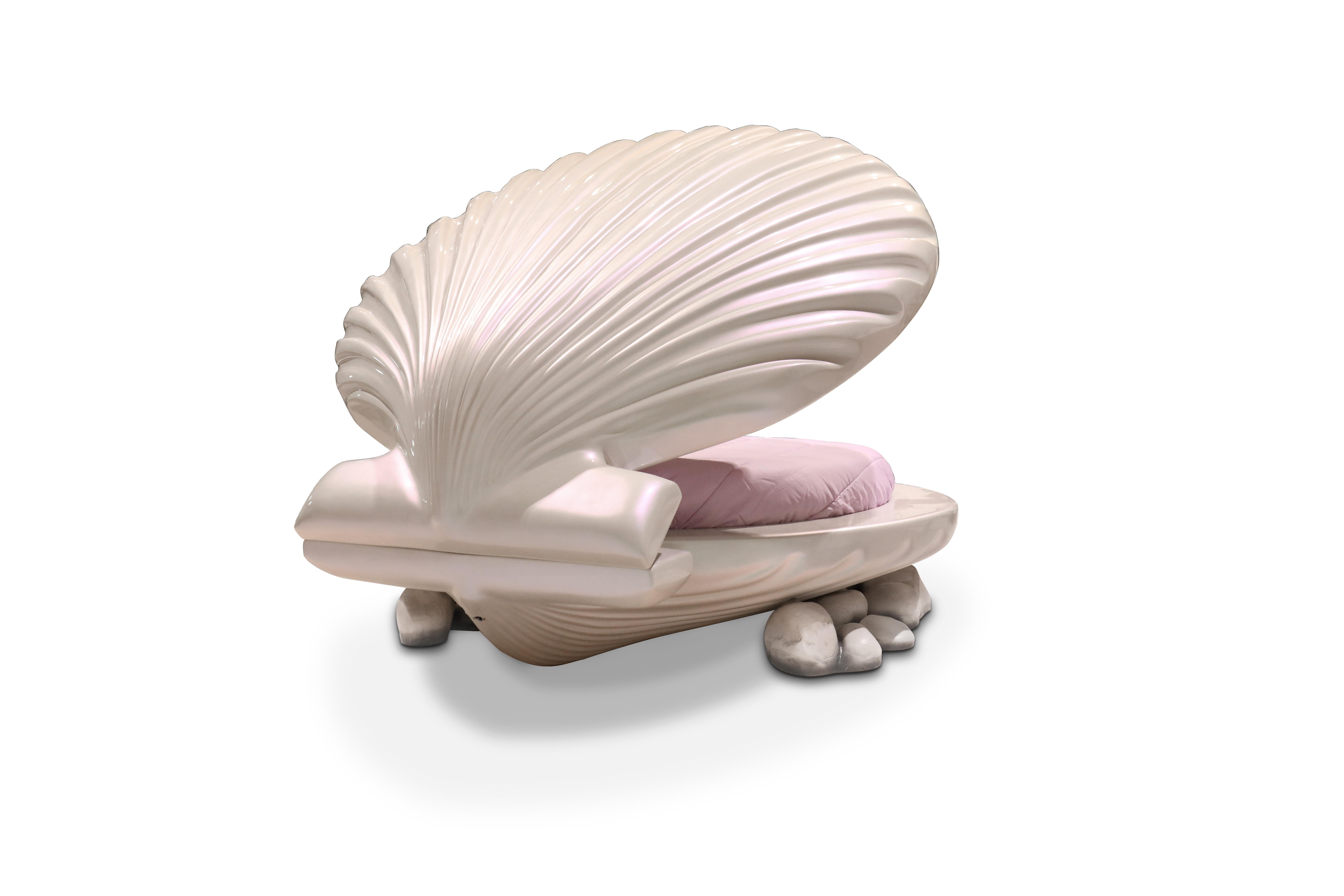 Kleines Meerjungfrauen-Kinderbett in Elfenbein mit Muschelbezug von Circu Magical Furniture (Gemalt) im Angebot