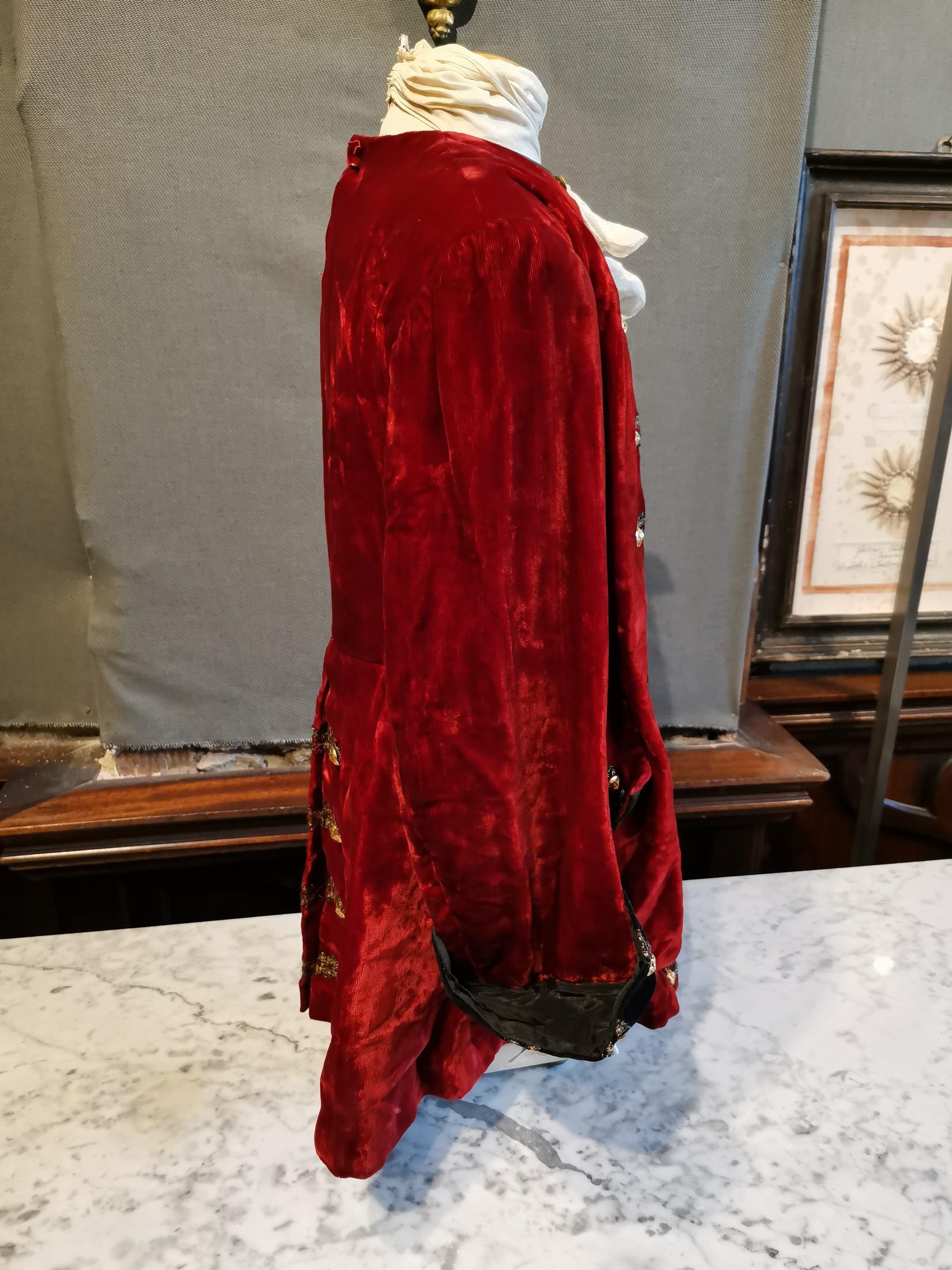 Louis XVI Petite et ancienne costume Luis XVI début du 20e siècle en vente