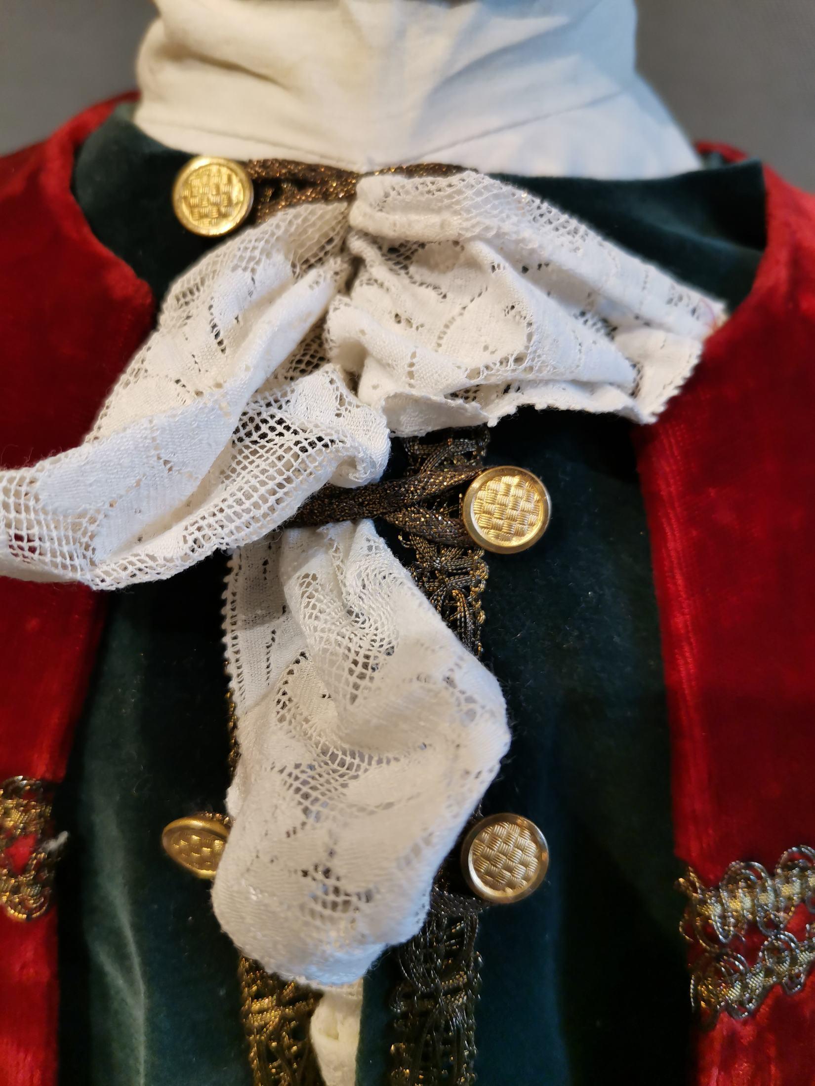 Laine Petite et ancienne costume Luis XVI début du 20e siècle en vente