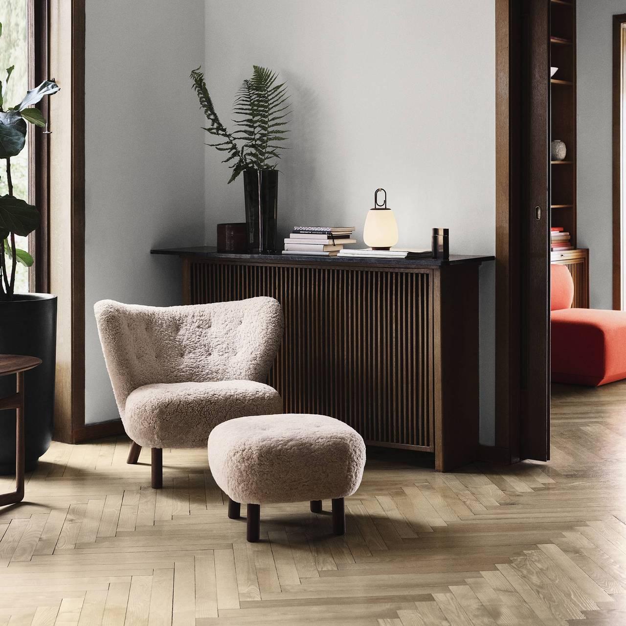 Initially introduced back in 1938, Little Petra won instant praise at the Copenhagen Cabinetmakers Guild Exhibition, subsequently winning awards at exhibits in New York and Berlin. It’s one of just a few designs by architect Viggo Boesen, who became