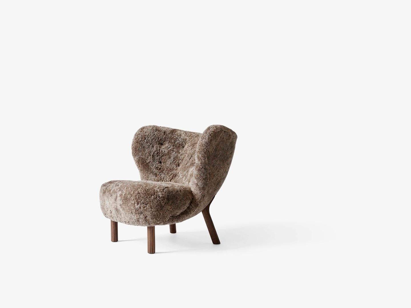 Little Petra VB1, in Sheepskin Sahara & Walnut by Viggo Boesen for & Tradition en Nuevo estado para la venta en Dubai, AE
